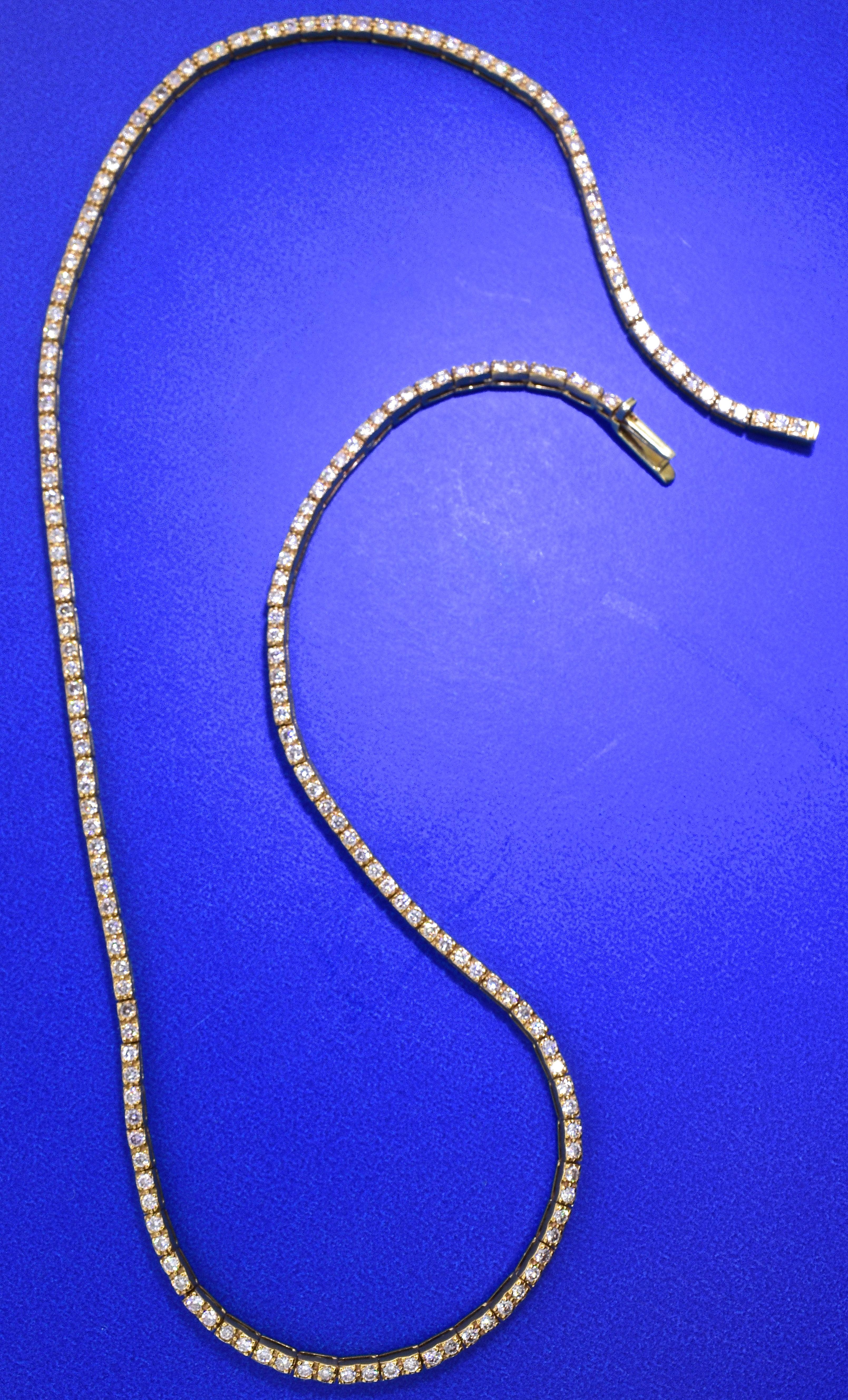 Brilliant Cut 18 Karat Diamond Contemporary Necklace
