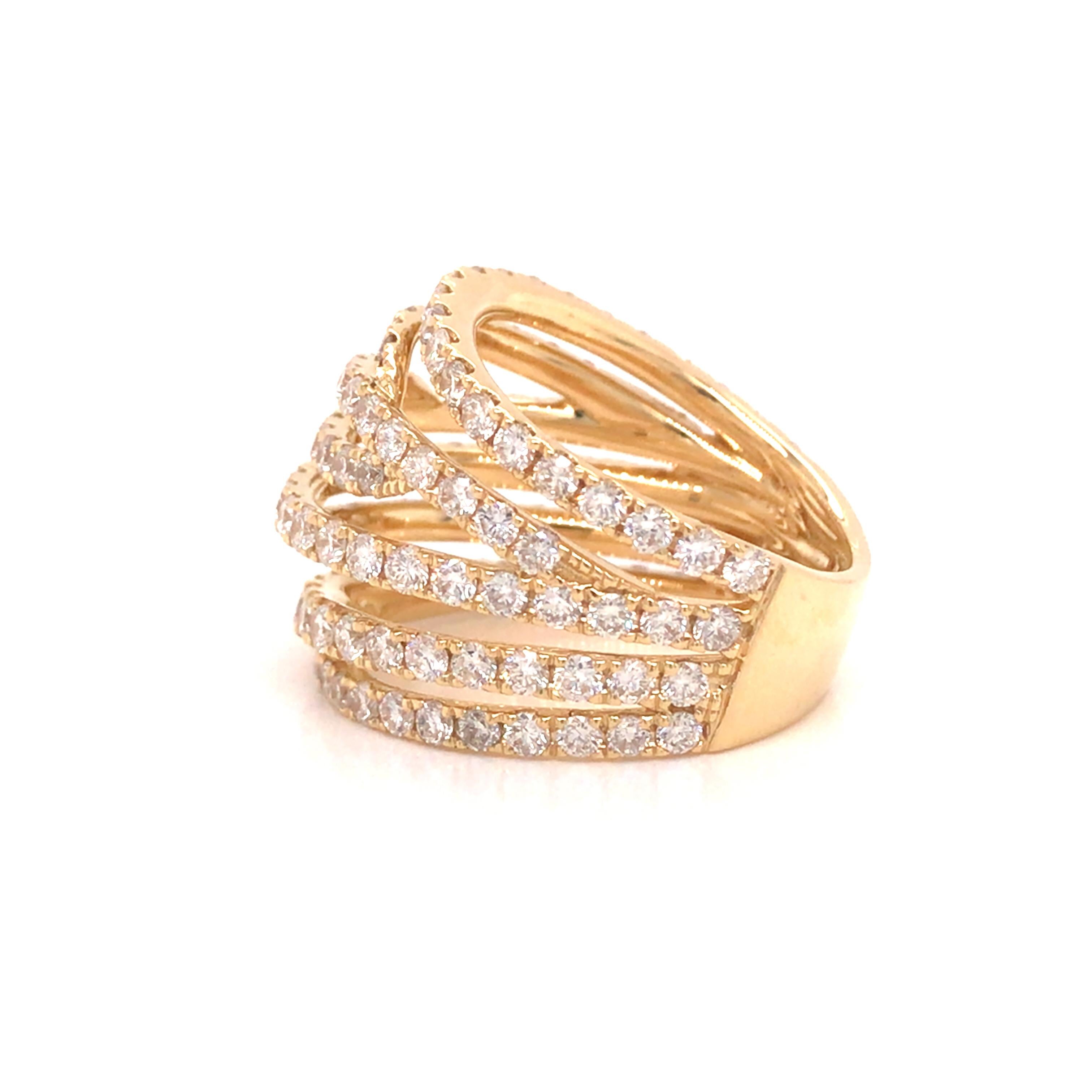 Round Cut 18K Diamond Crossover Band Yellow Gold For Sale