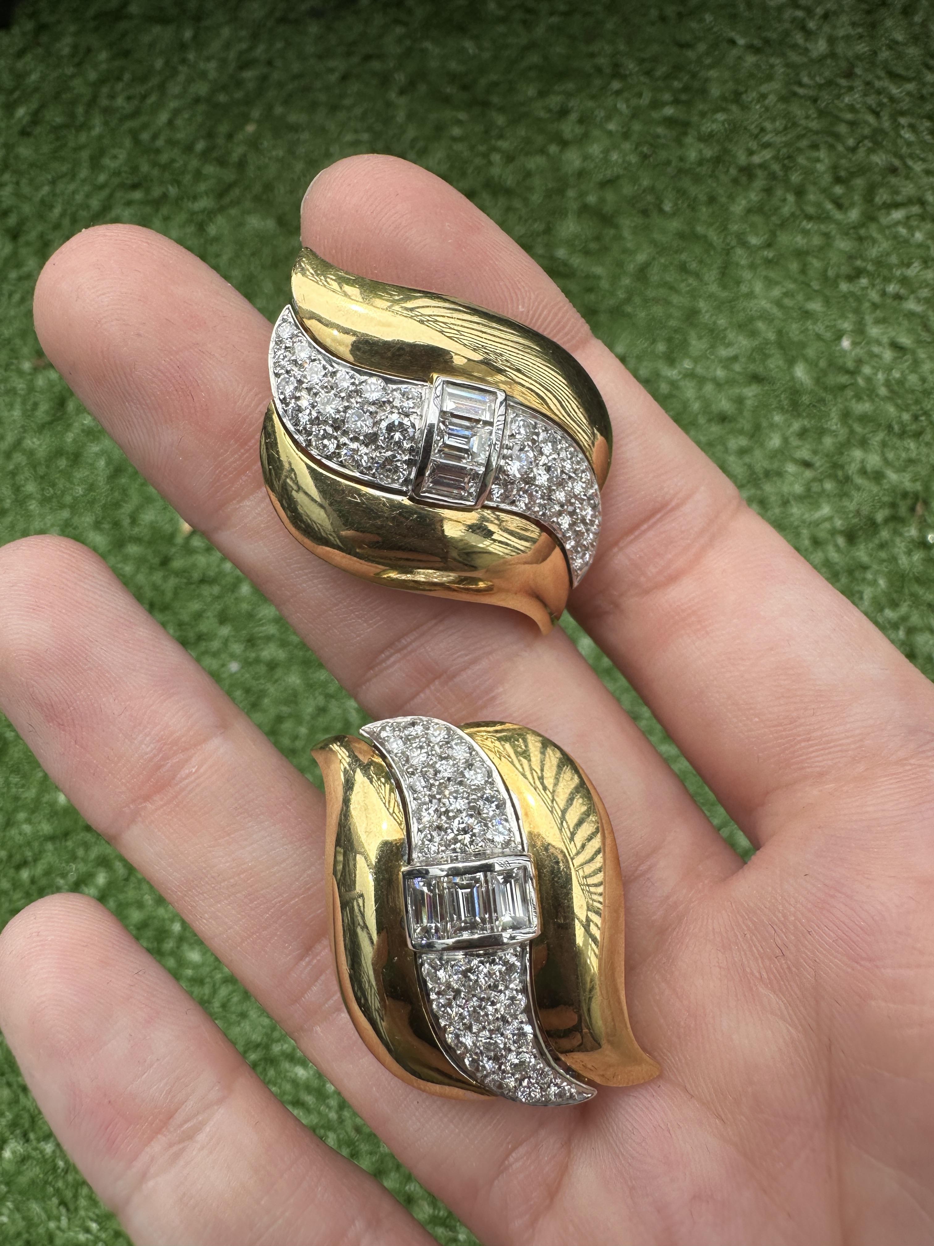 Round Cut 18k Diamond Earrings