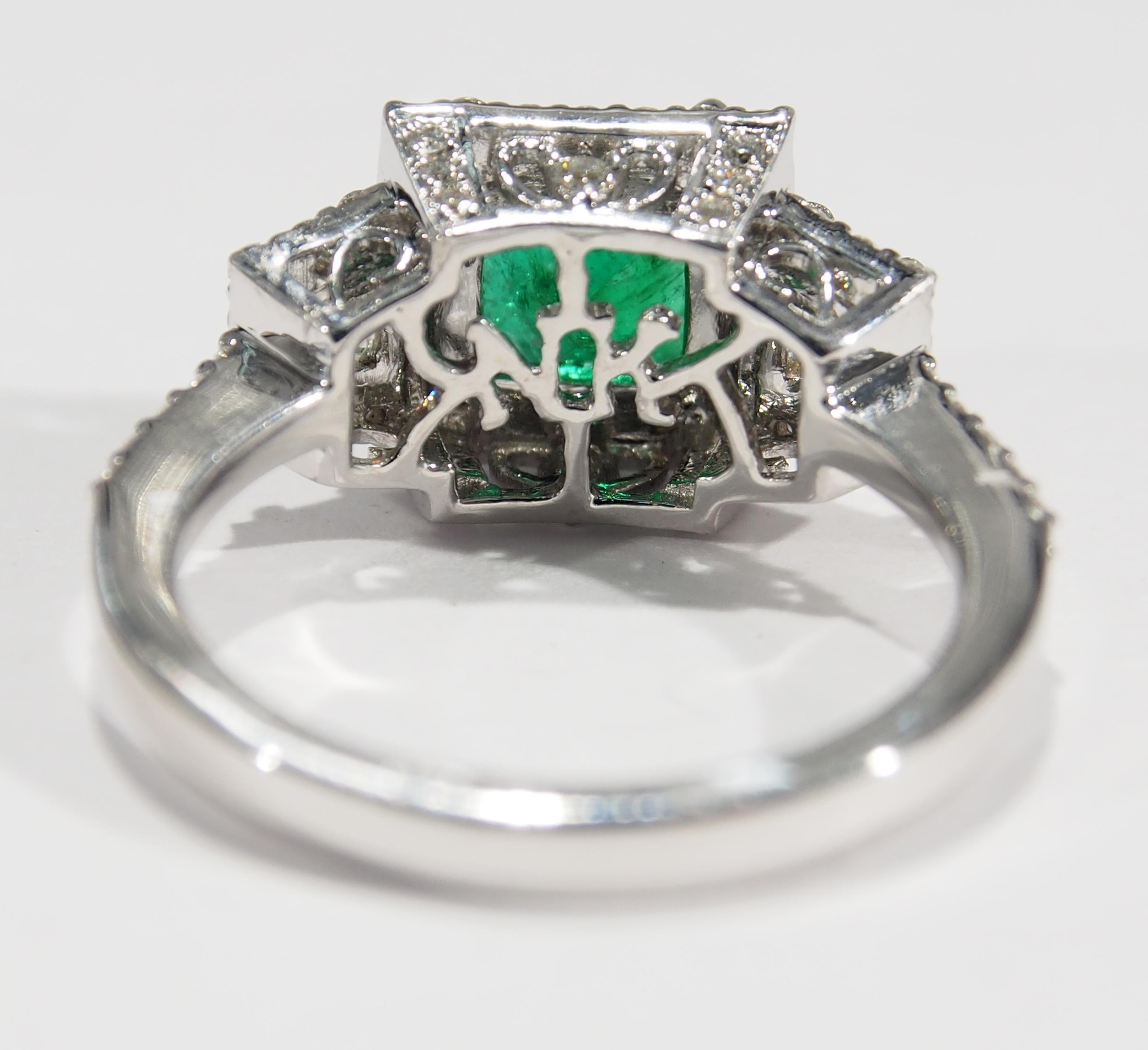 18 Karat Diamond Emerald Ring White Gold 1