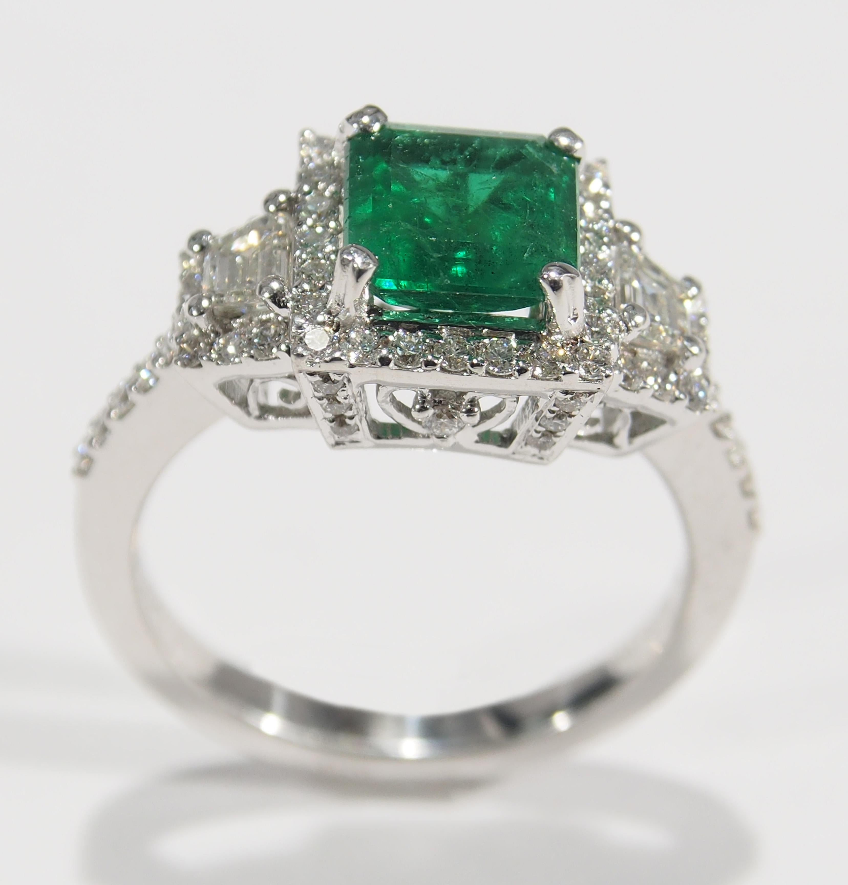 18 Karat Diamond Emerald Ring White Gold 4