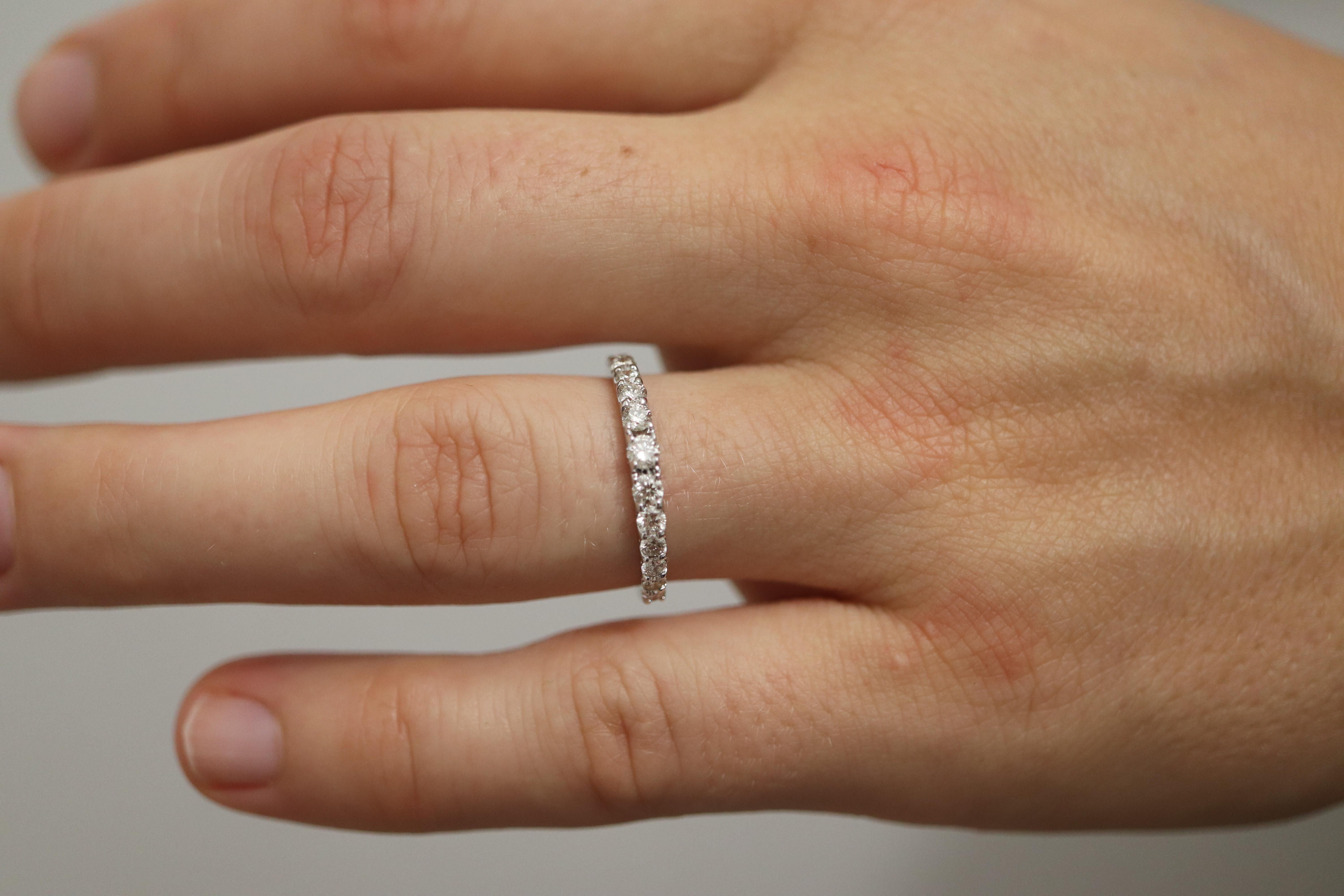 Beautiful 18k White Gold Half infinity band

0.5ctw Total Diamonds

Half  Diamond set eternity band.

Details:

2.5mm wide band
0.5ctw brilliant cut Diamonds prong set. VS clarity G Color
1.4grams total

Ring Size 6