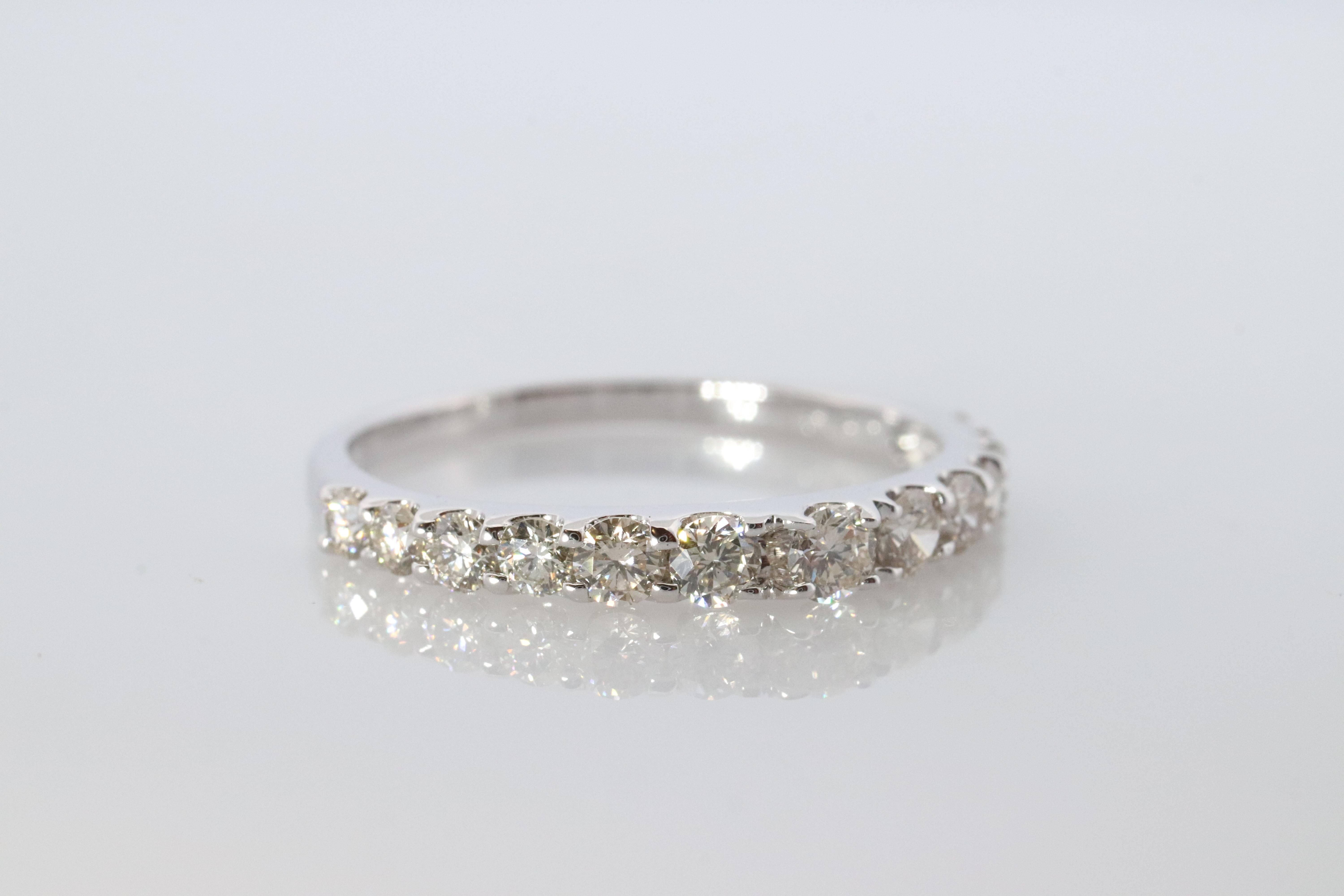 18k Diamond eternity band. 18k White Gold 0.5ctw half anniversary Ring. In Good Condition For Sale In Port Charlotte, FL