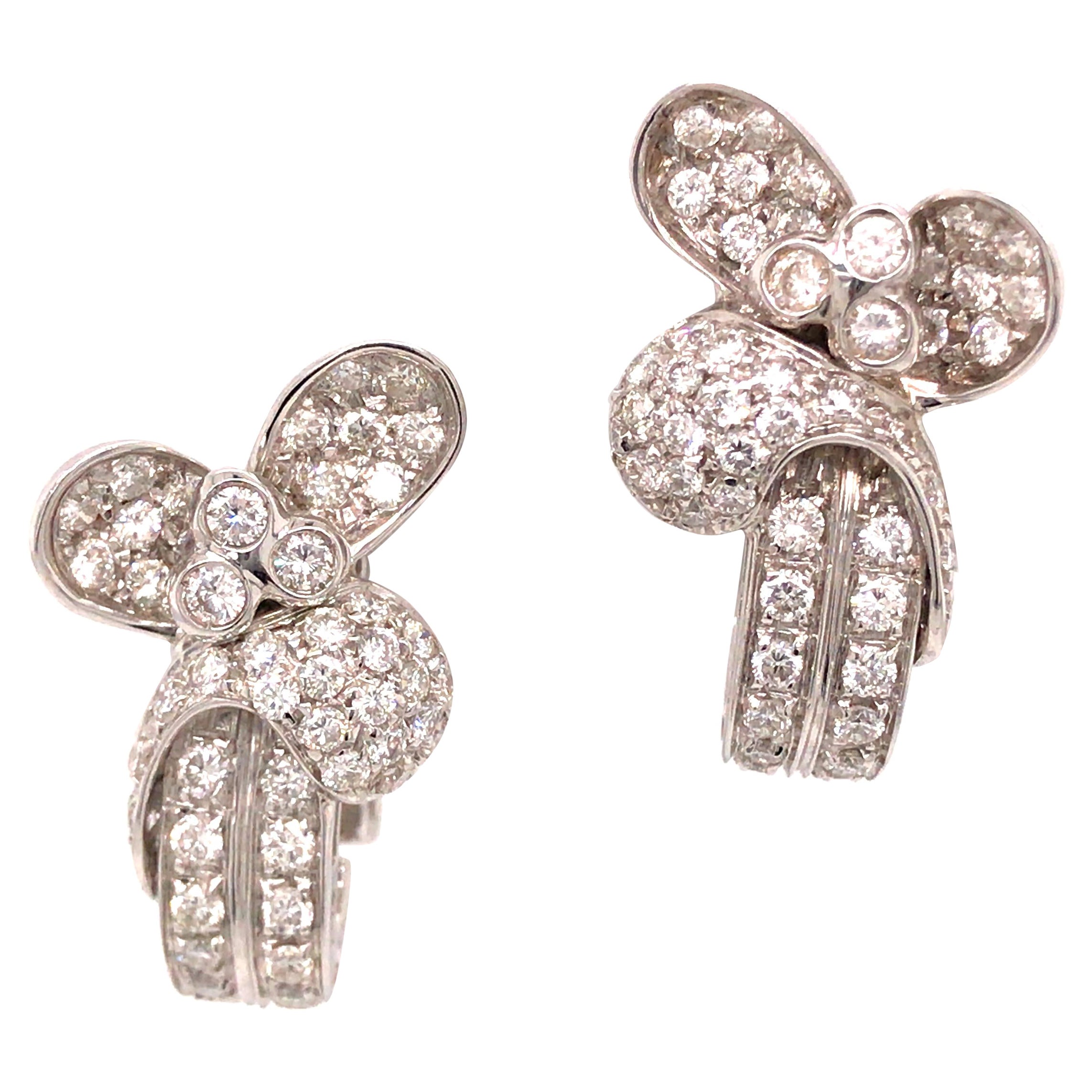 Weißgold-Ohrring mit Blumen-Cluster aus 18 Karat Diamant