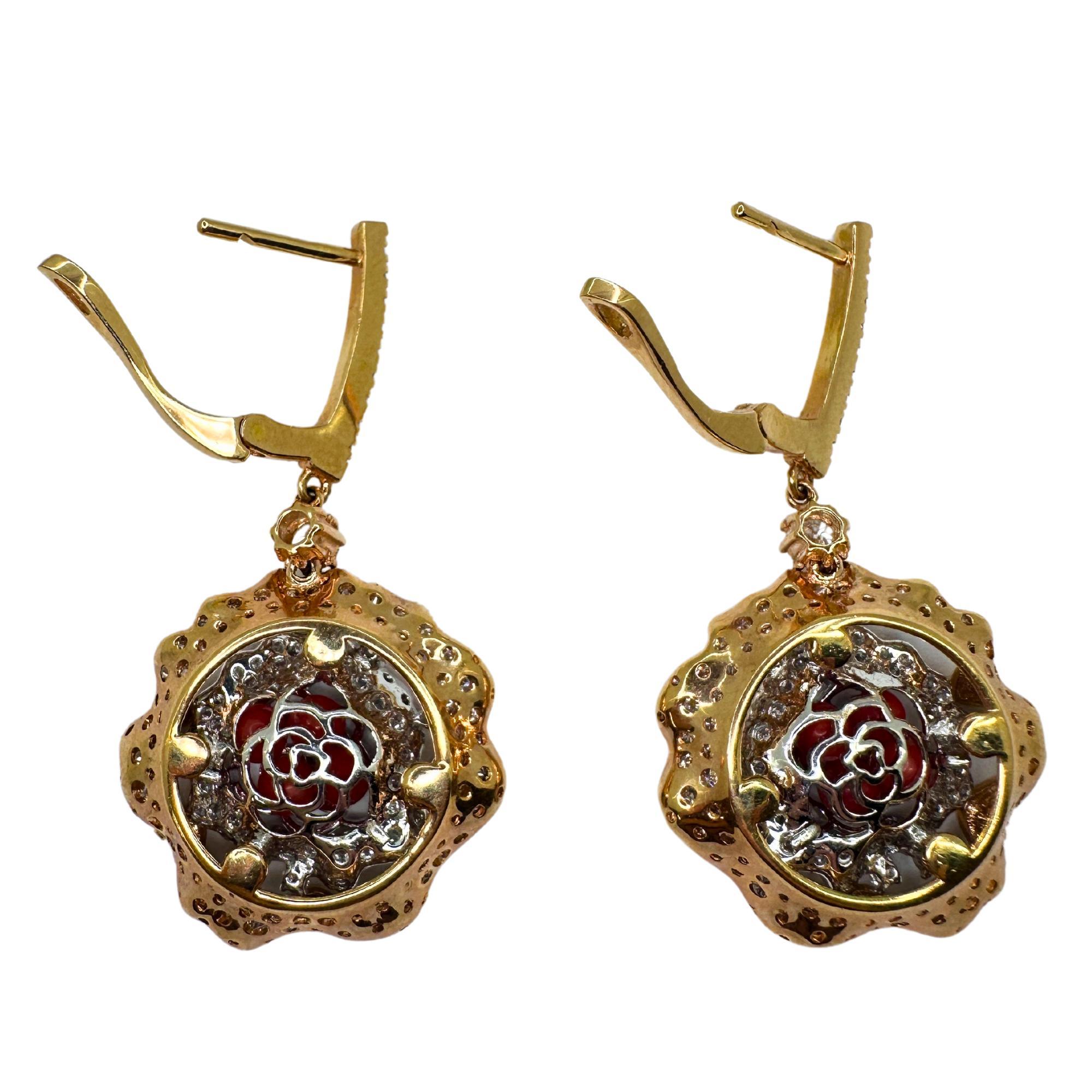 Round Cut 18k Diamond Flower Earrings For Sale