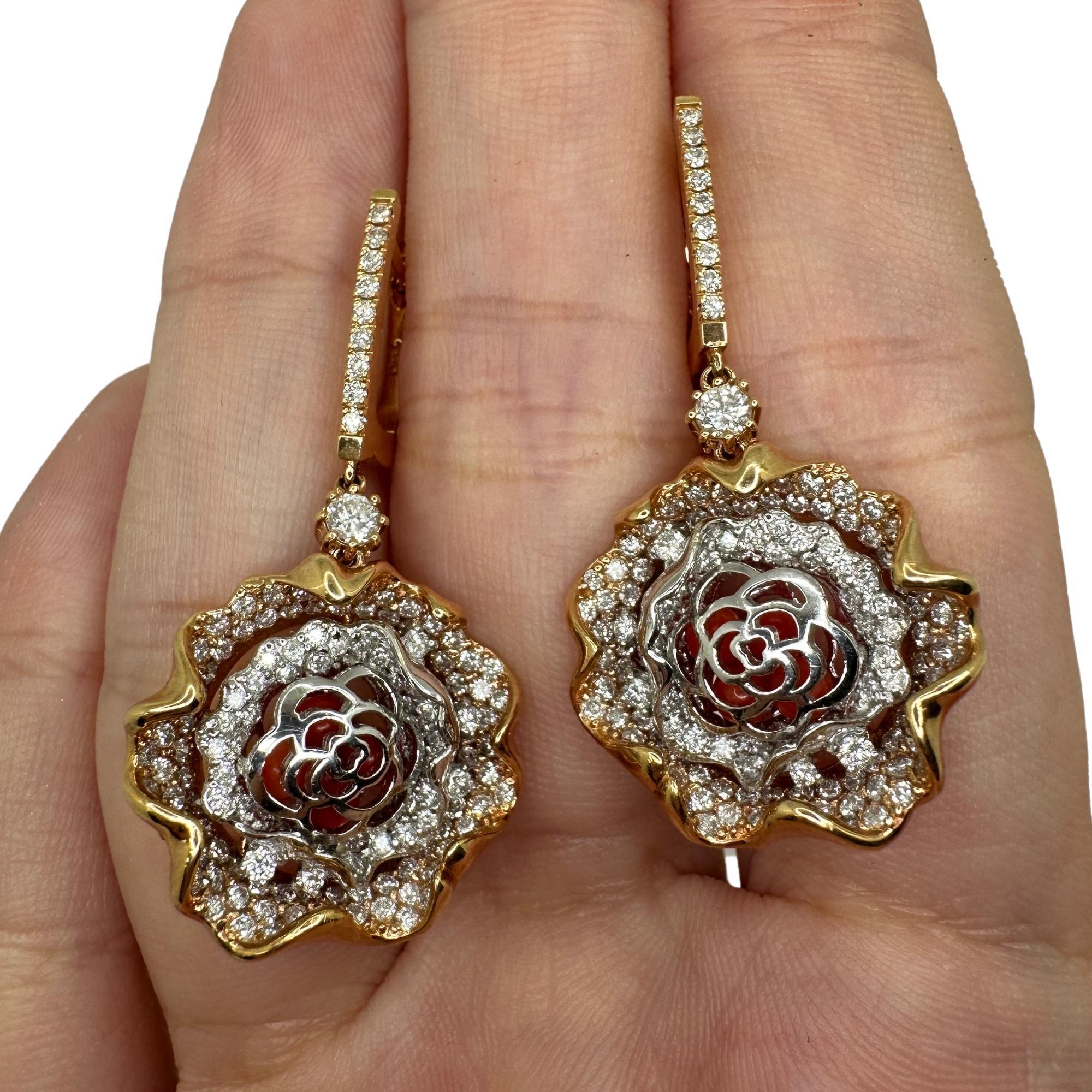 18k Diamond Flower Earrings For Sale 1