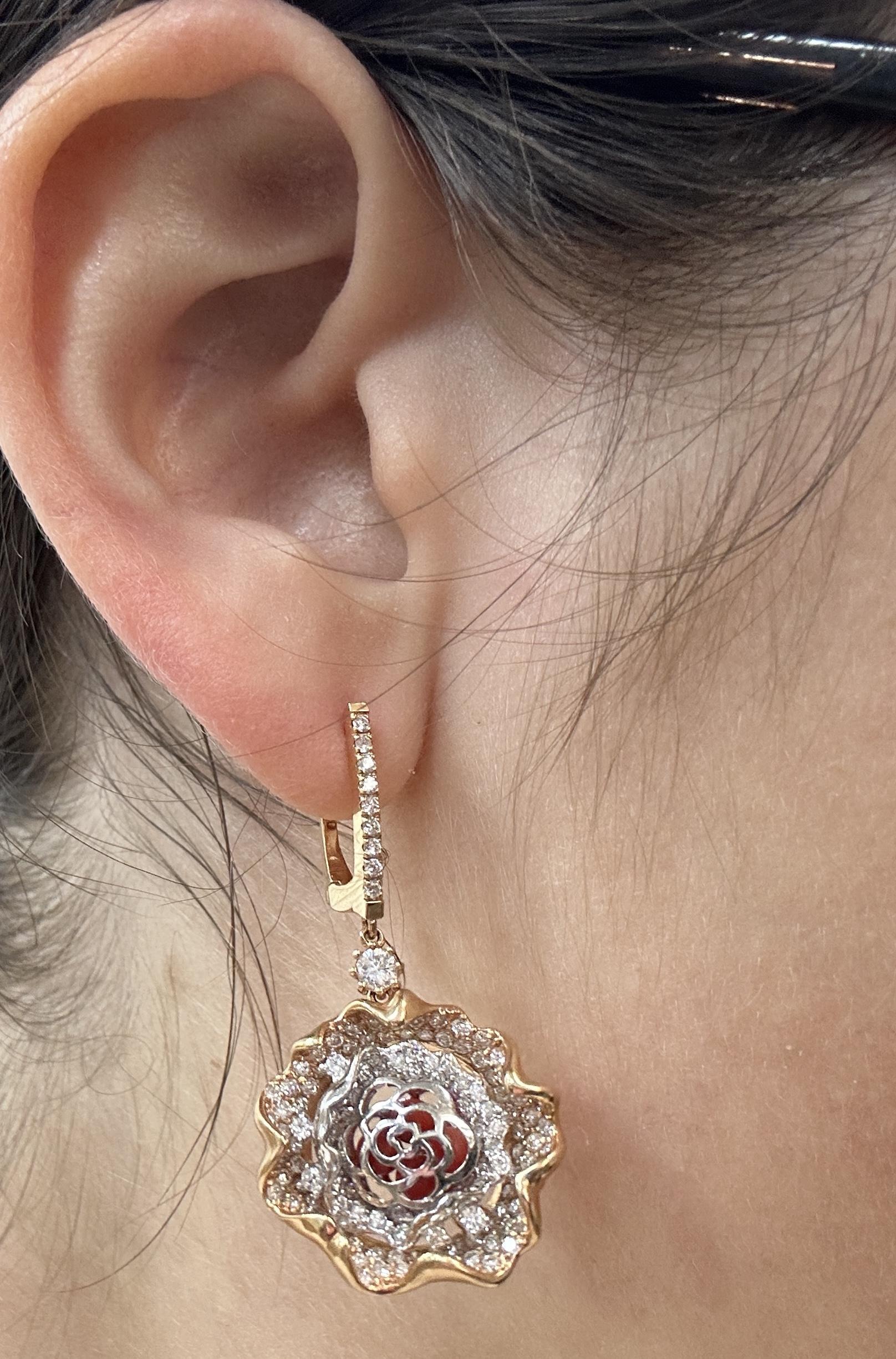 18k Diamond Flower Earrings For Sale 3