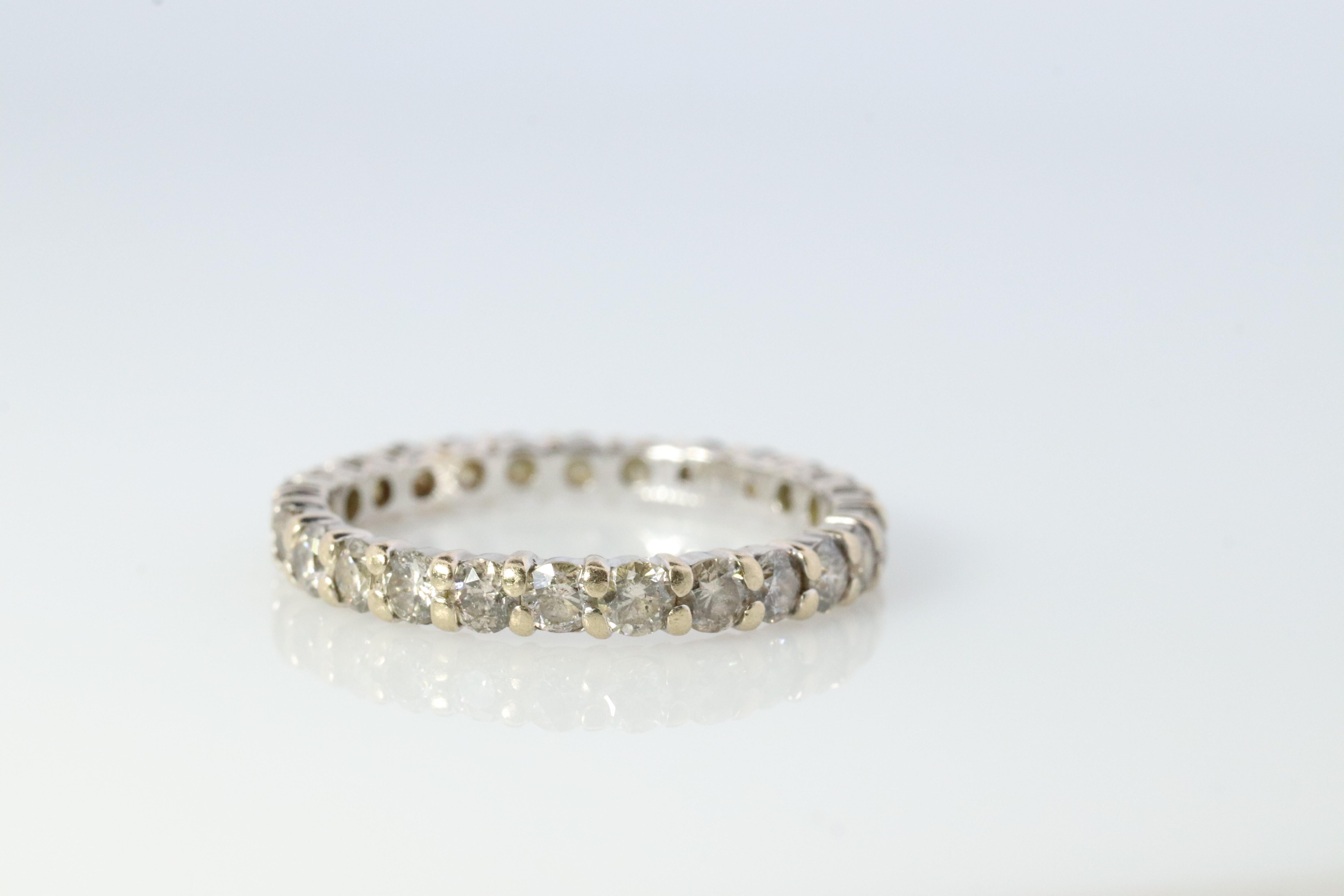 18k Diamond full eternity band. 18k White Gold 1ctw Full anniversary Ring. In Good Condition For Sale In Port Charlotte, FL