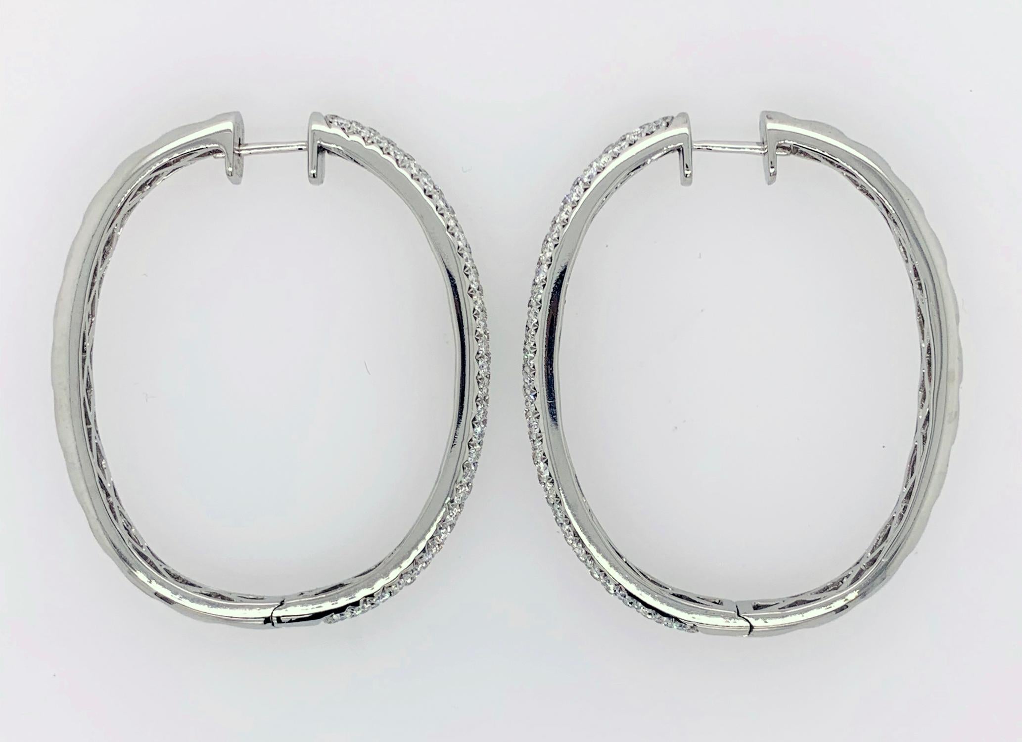 Diamond Hoop Earrings In Excellent Condition For Sale In Carmel, CA