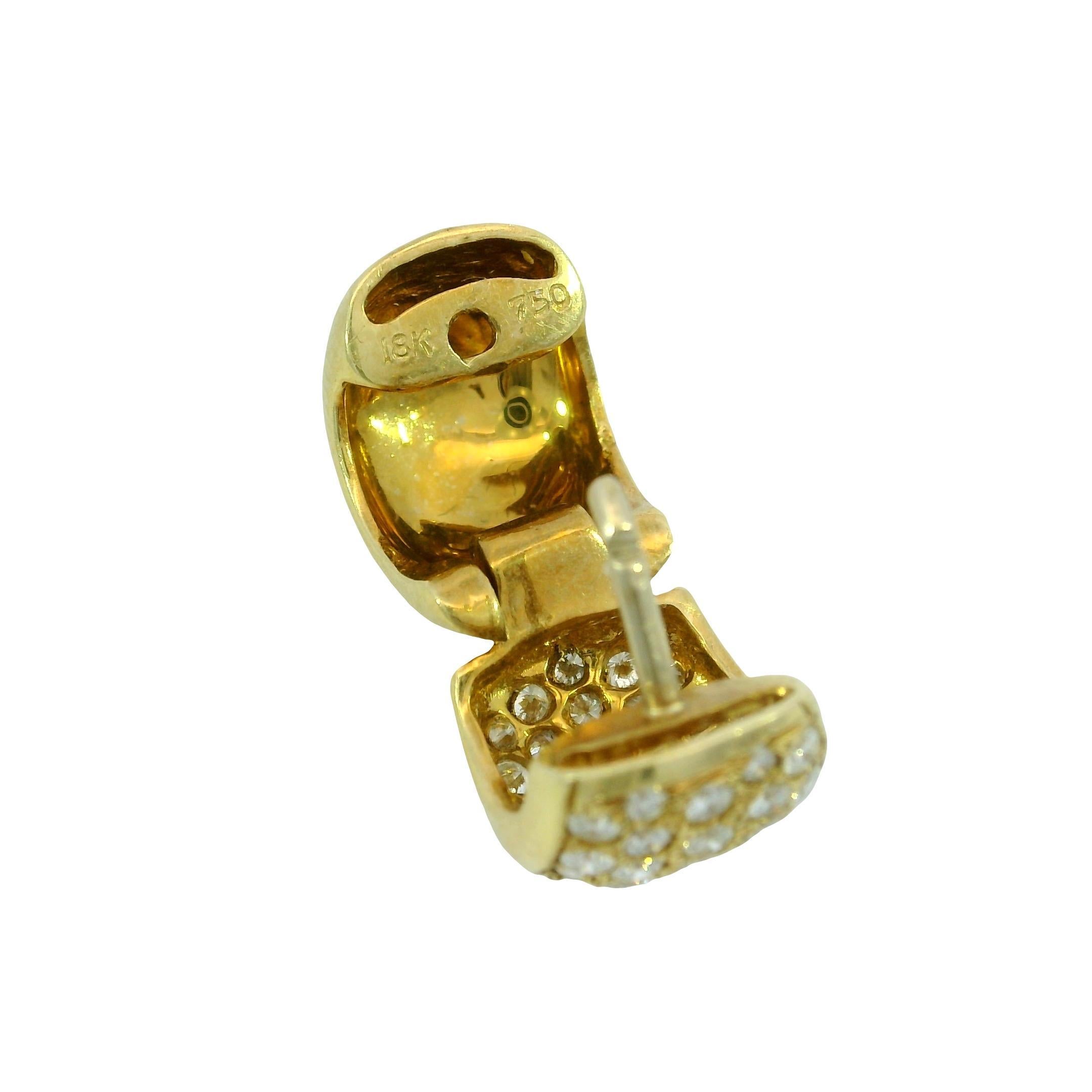 Boucles d'oreilles Huggie en or jaune 18 carats ~1.7ctw Diamants Excellent état - En vente à Fairfield, CT