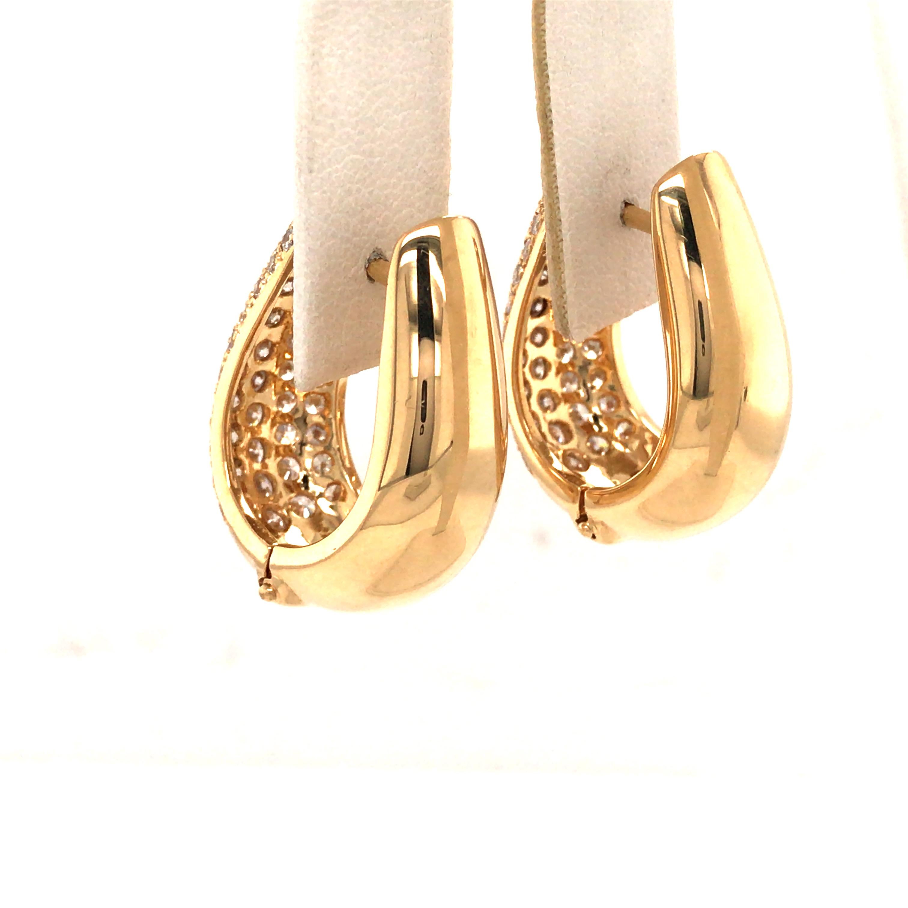 18 Karat Diamond Oval Huggie Earrings Yellow Gold For Sale 1
