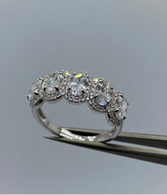 Bague ovale en diamants 18 carats