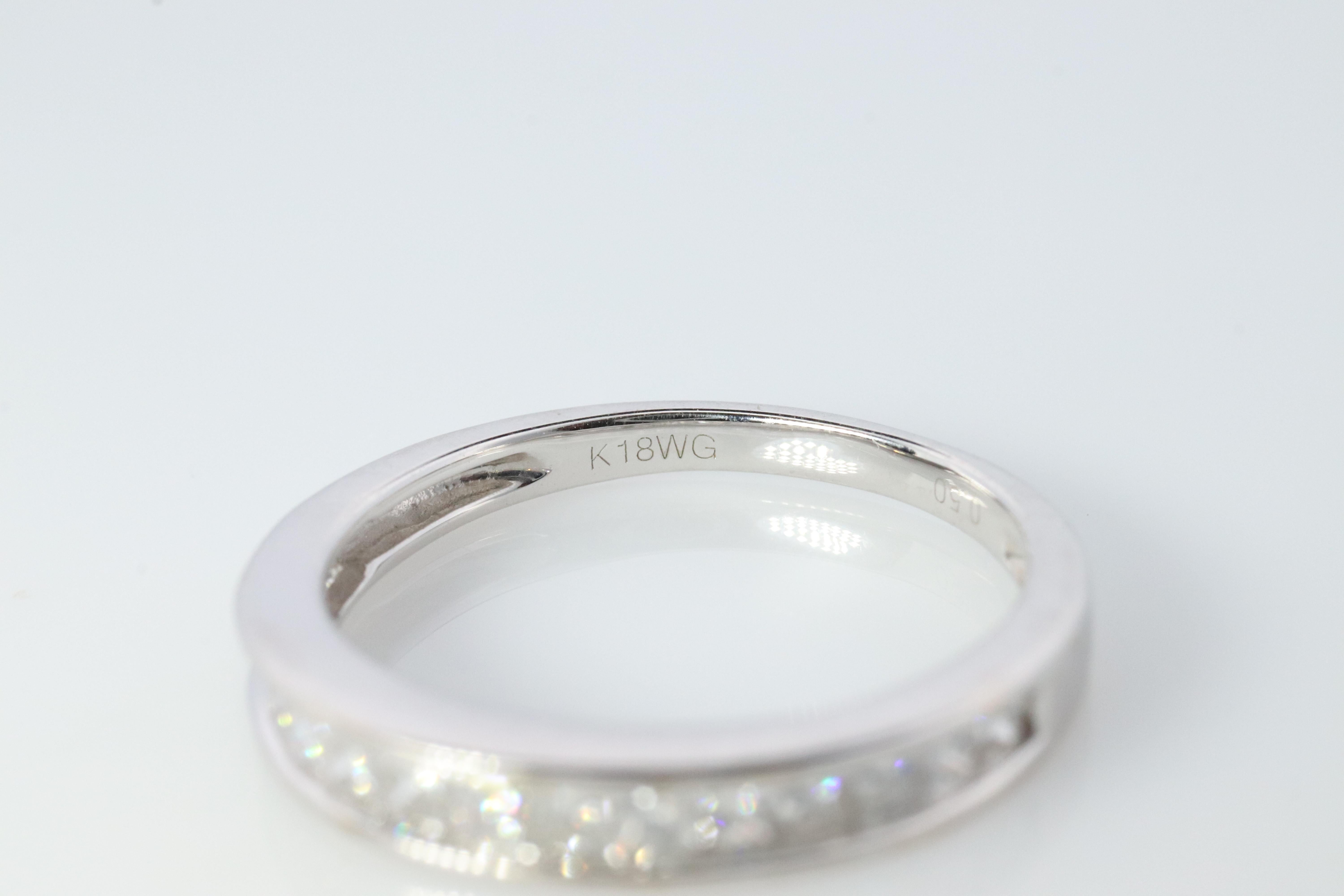 Fascia dell'eternità con diamante Princess in oro bianco 18k. Anello di mezzo anniversario in oro bianco 18k da 0,5ctw. In condizioni buone in vendita a Port Charlotte, FL