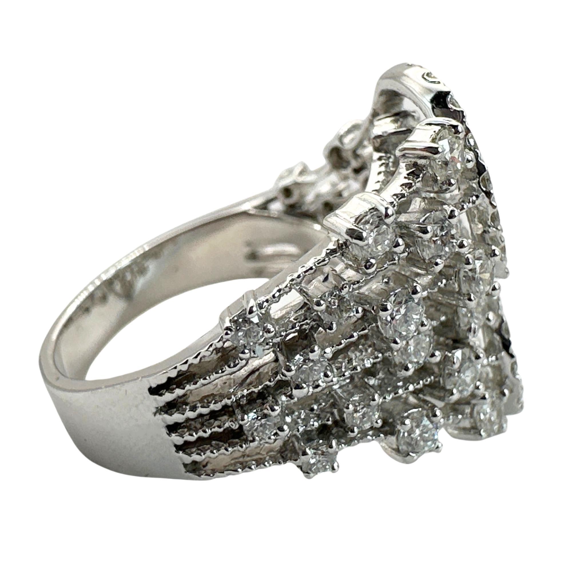 Women's 18k Diamond Ring For Sale