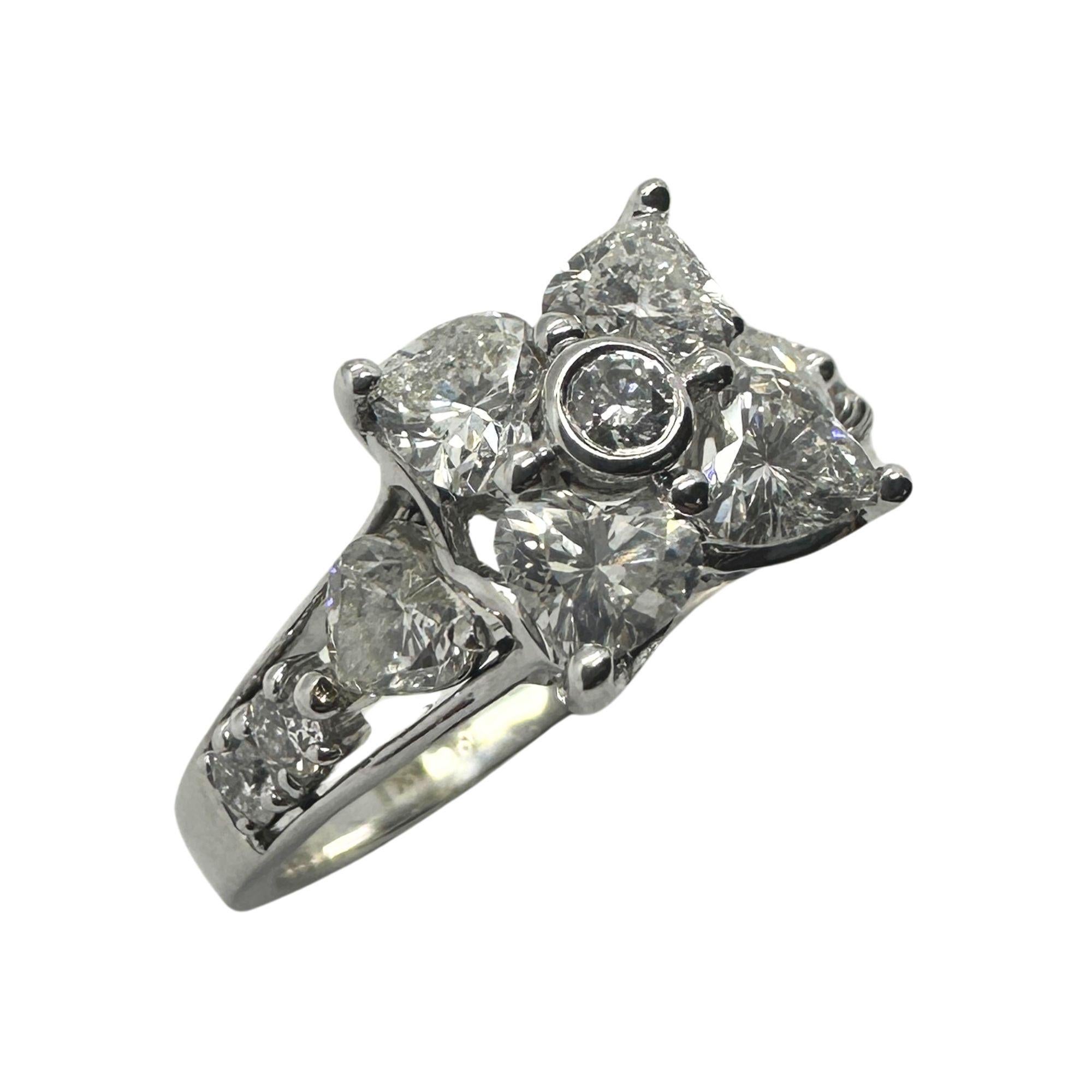 18k Diamond Ring with Floral Design and Side Heart Shaped Diamonds. For Sale 2