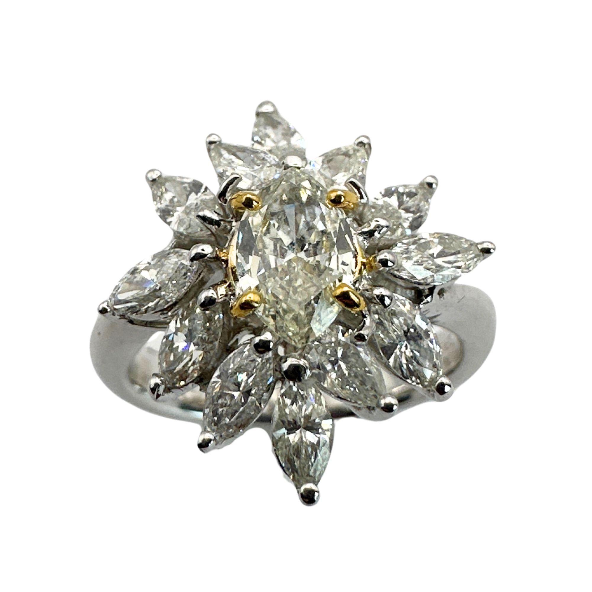 Marquise Cut 18k Diamond Ring with Marquise Center For Sale