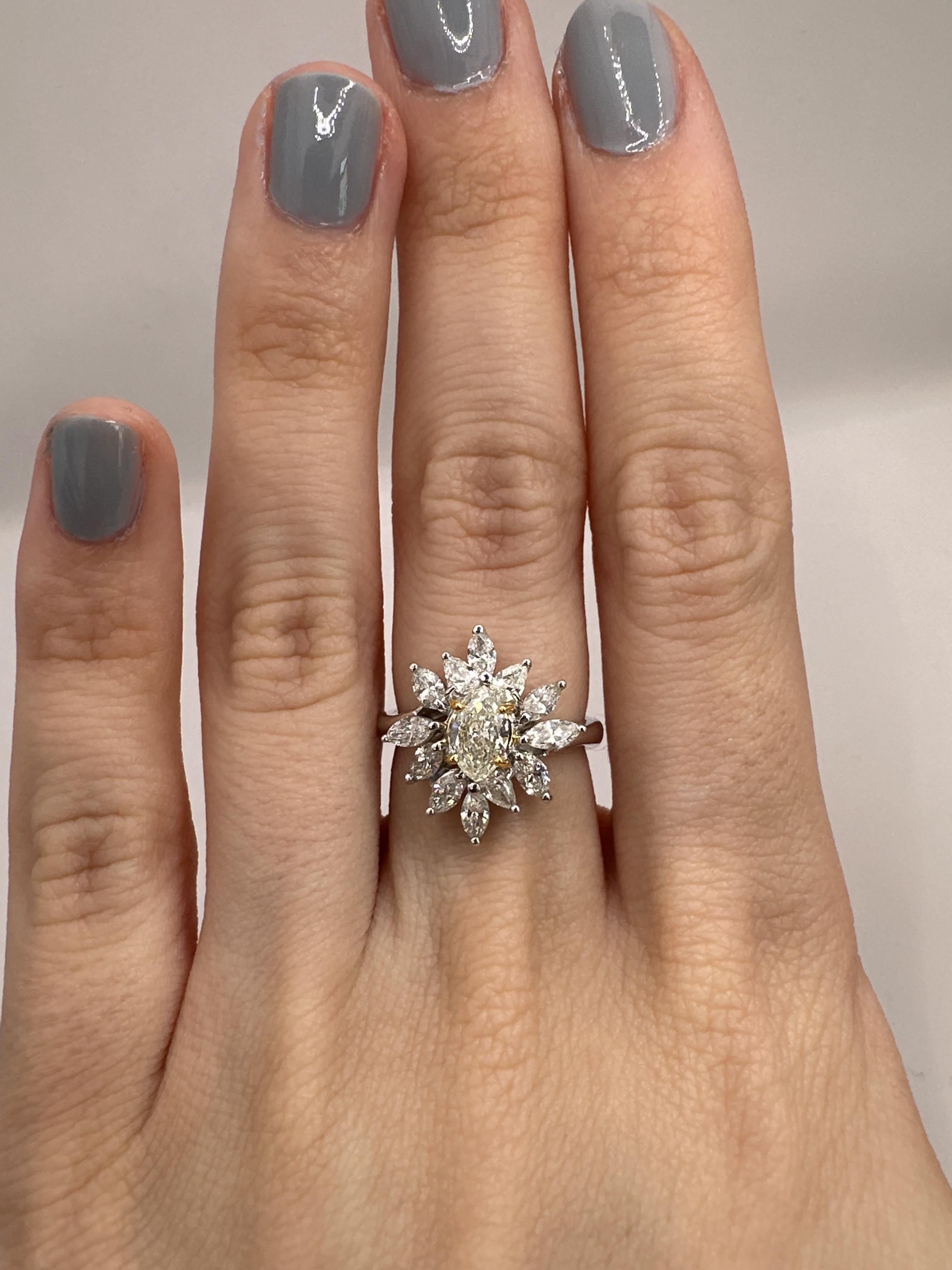 18k Diamond Ring with Marquise Center For Sale 4