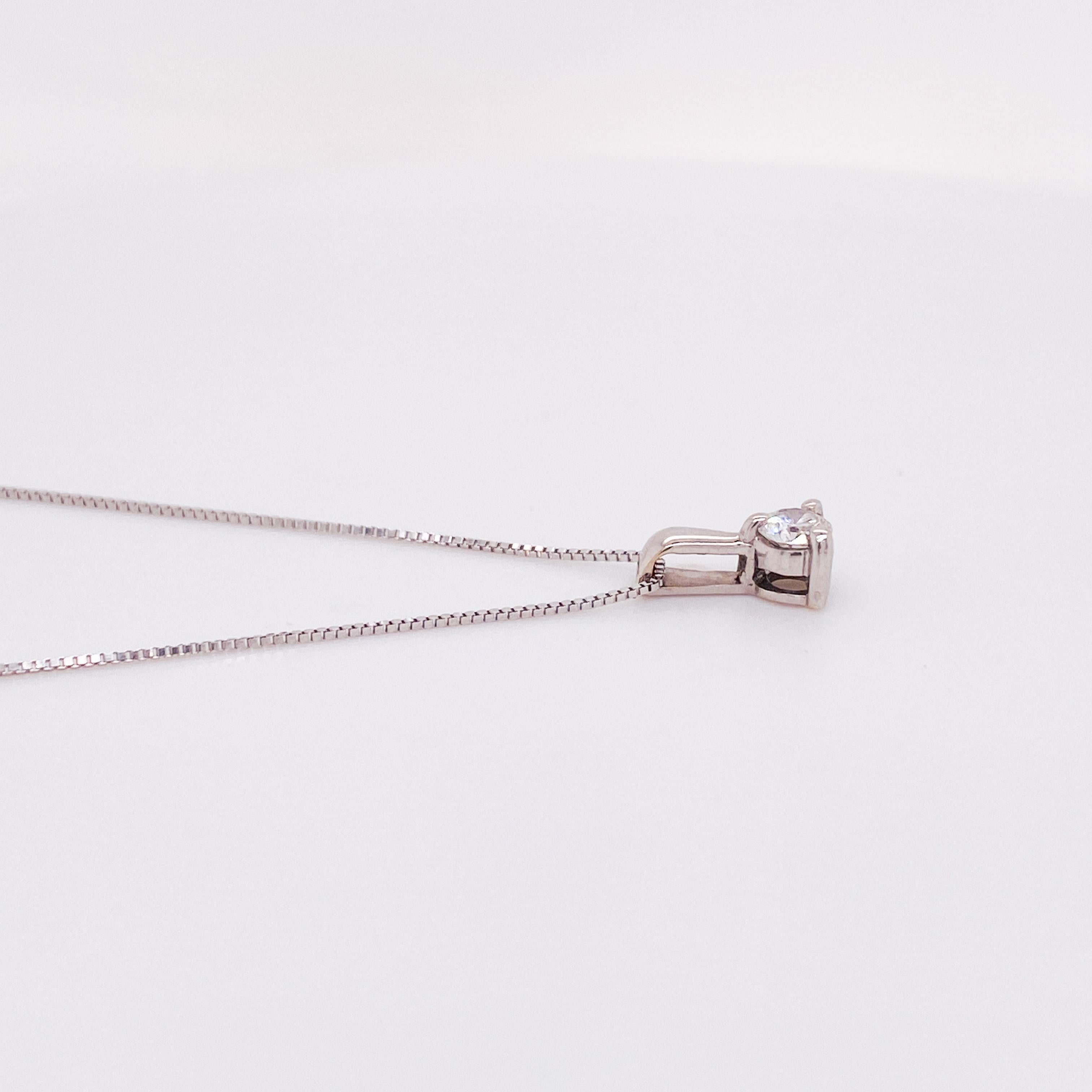Round Cut Diamond Solitaire .20 Carat 18K White Gold Necklace Color G Clarity VS (LV) For Sale