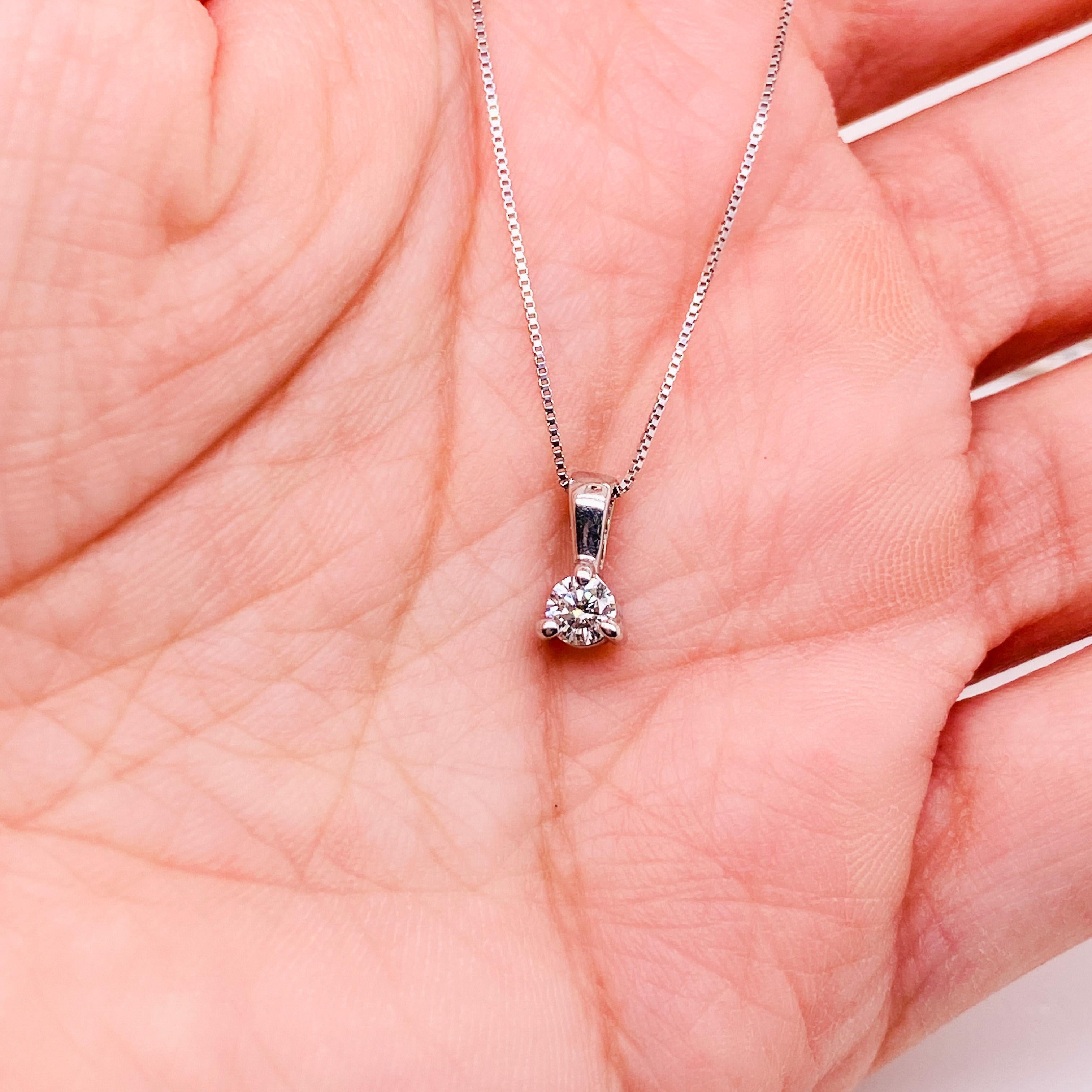Diamond Solitaire .20 Carat 18K White Gold Necklace Color G Clarity VS (LV) In New Condition For Sale In Austin, TX