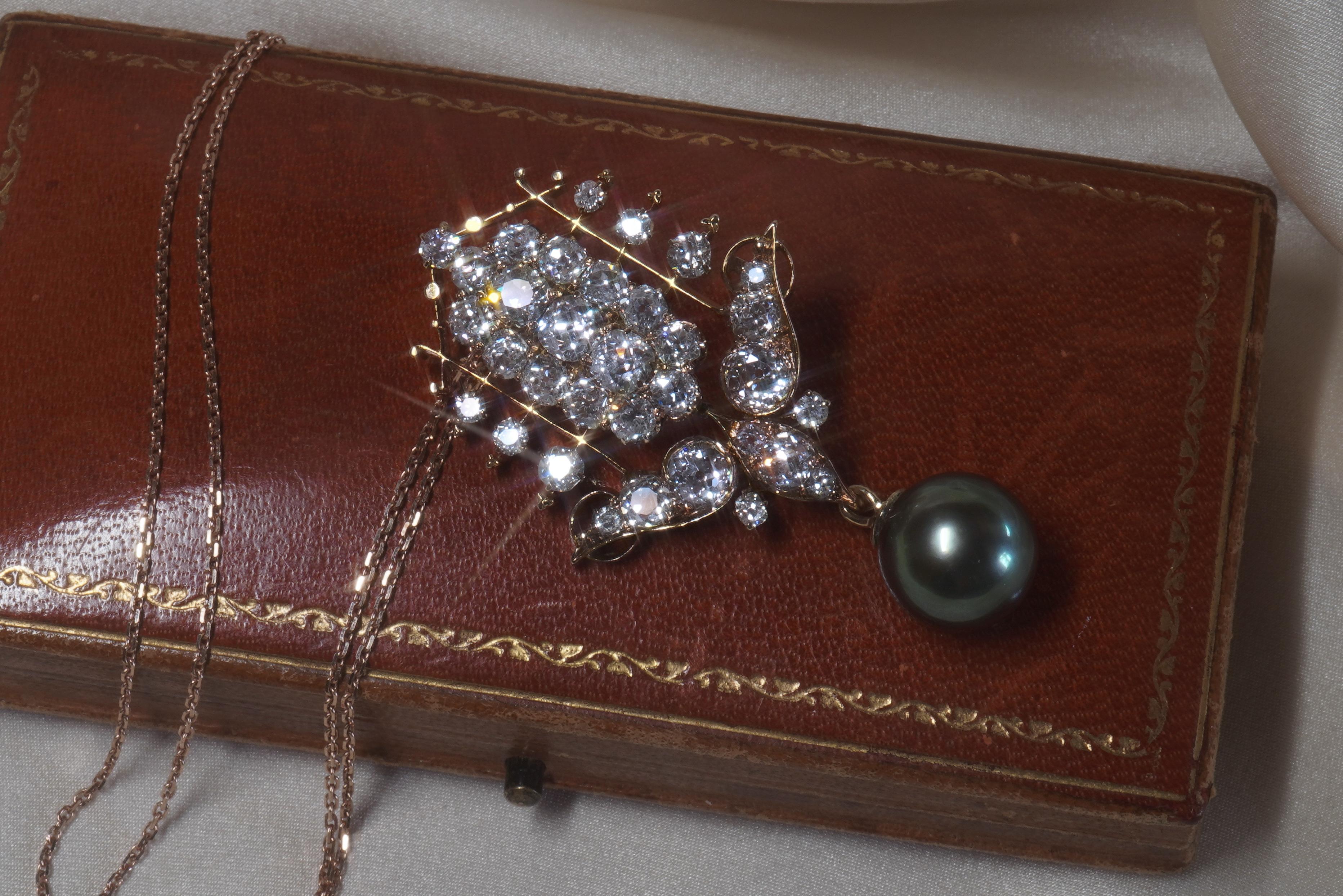 18K Diamond Tahitian Pearl GIA Antique Pendant VS Old Mine Necklace 7.02 Cts In Good Condition For Sale In Sylvania, GA