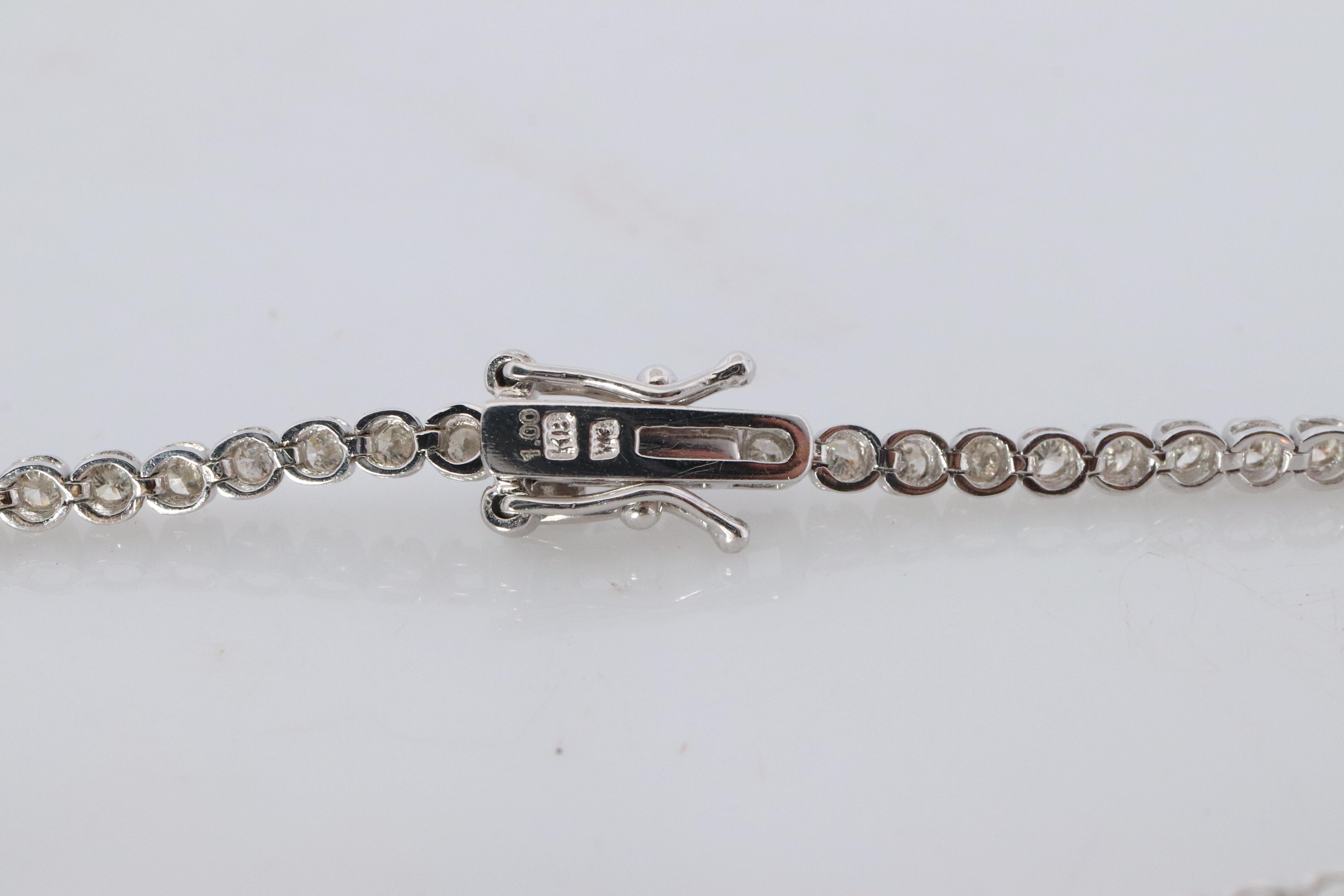 18k Diamond Tennis Bracelet. 18k White Gold round diamond Tennis bracelet. 1CTW In Good Condition For Sale In Port Charlotte, FL