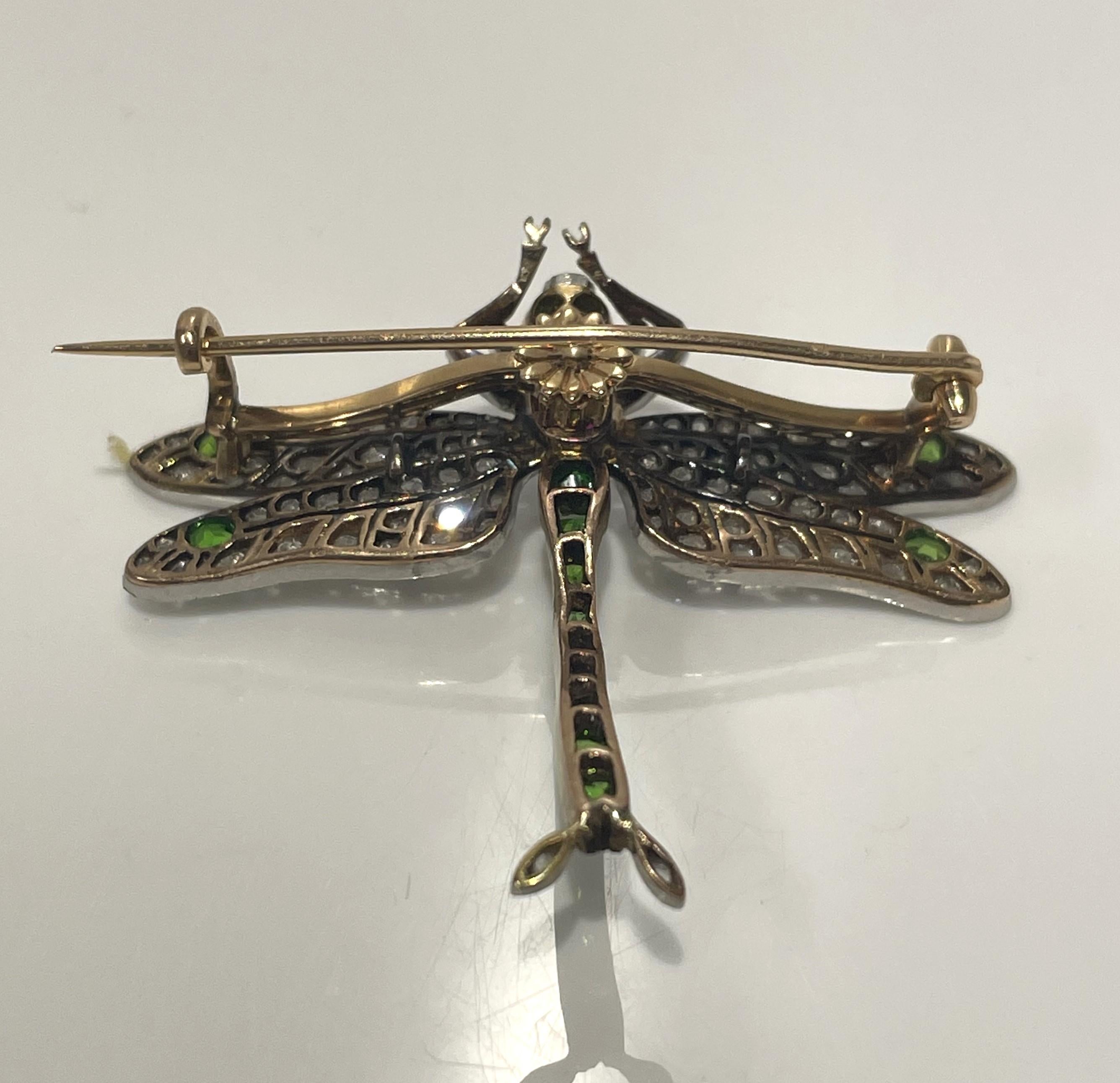 Spilla a forma di libellula in diamante, tsavorite e rubino 18 carati In condizioni ottime in vendita a Cincinnati, OH