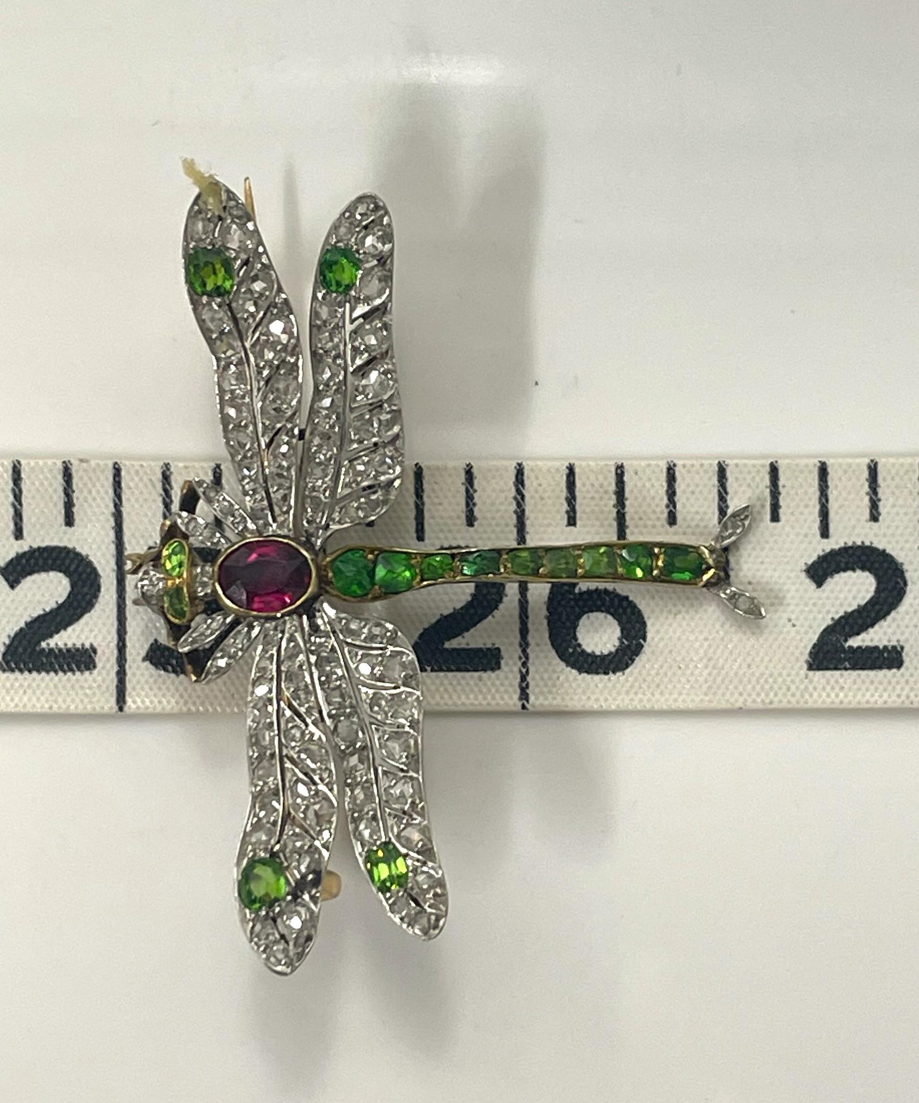 Spilla a forma di libellula in diamante, tsavorite e rubino 18 carati in vendita 1