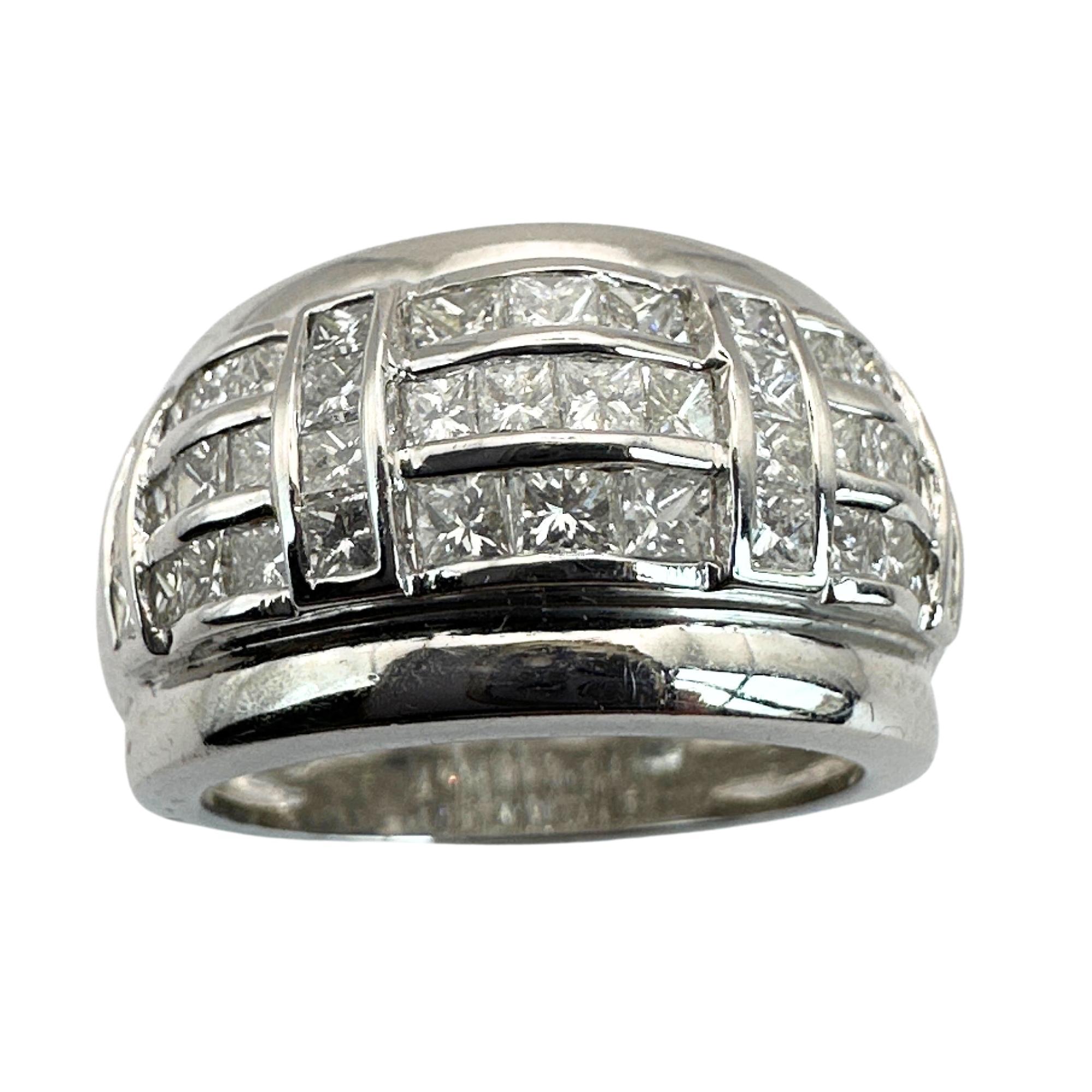 Indulge in luxury with our 18k Diamond Wide Band Ring. Crafted from 18k white gold, this ring boasts stunning 1.53 carat diamonds in a timeless wide band design. With a size 7 and weighing 11.1 grams, this piece is as elegant as it is substantial.