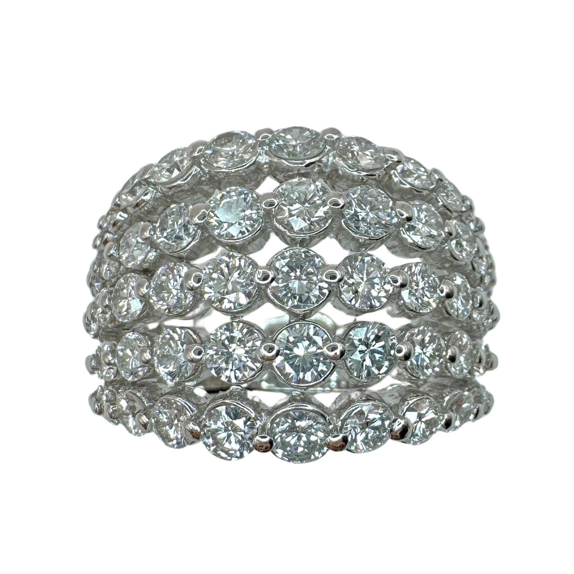 Round Cut 18k Diamond Wide Band Ring For Sale