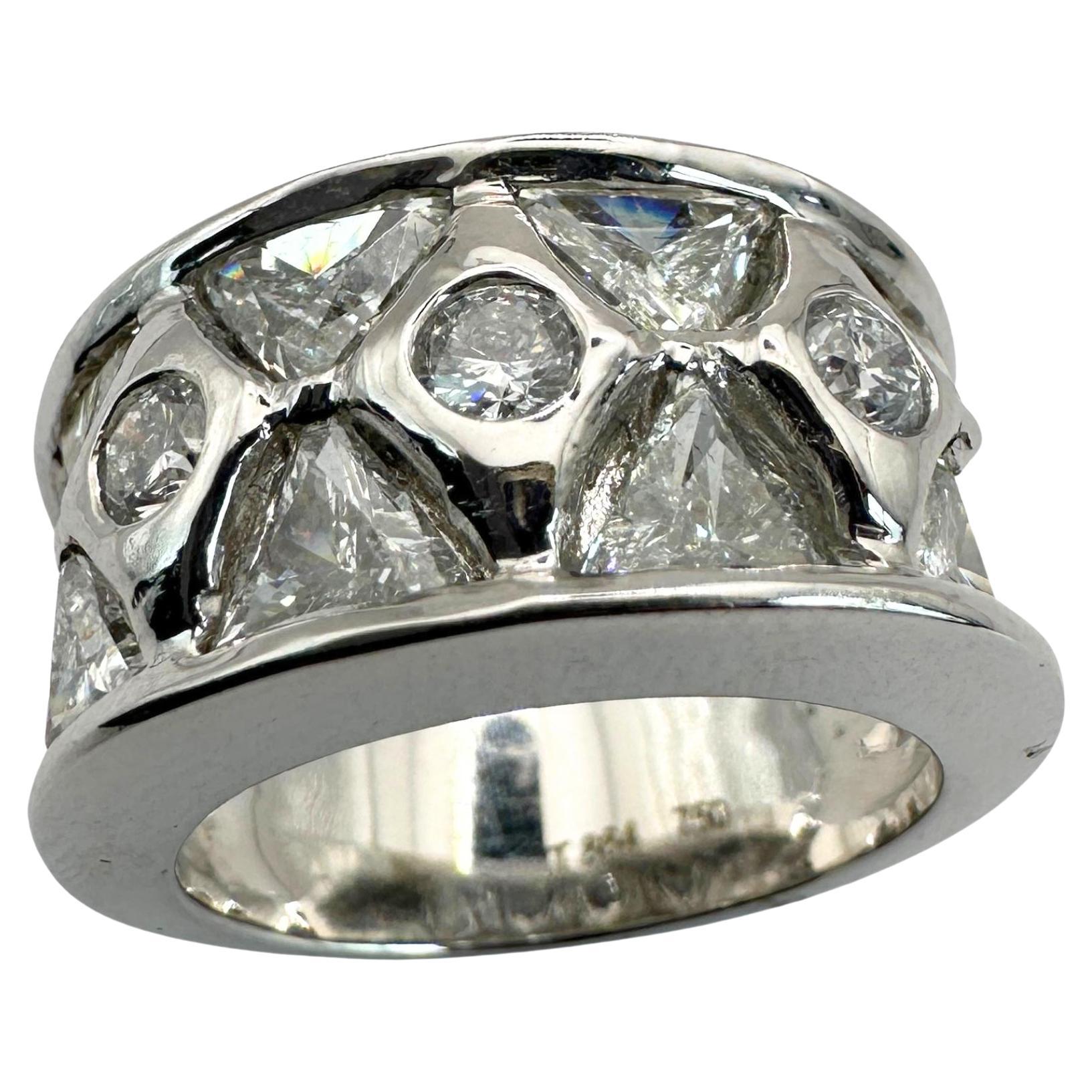 18k Diamond Wide Band Ring with Abstract Design For Sale