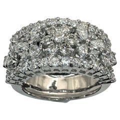 Bague large en diamants 18 carats avec accents en forme de poire