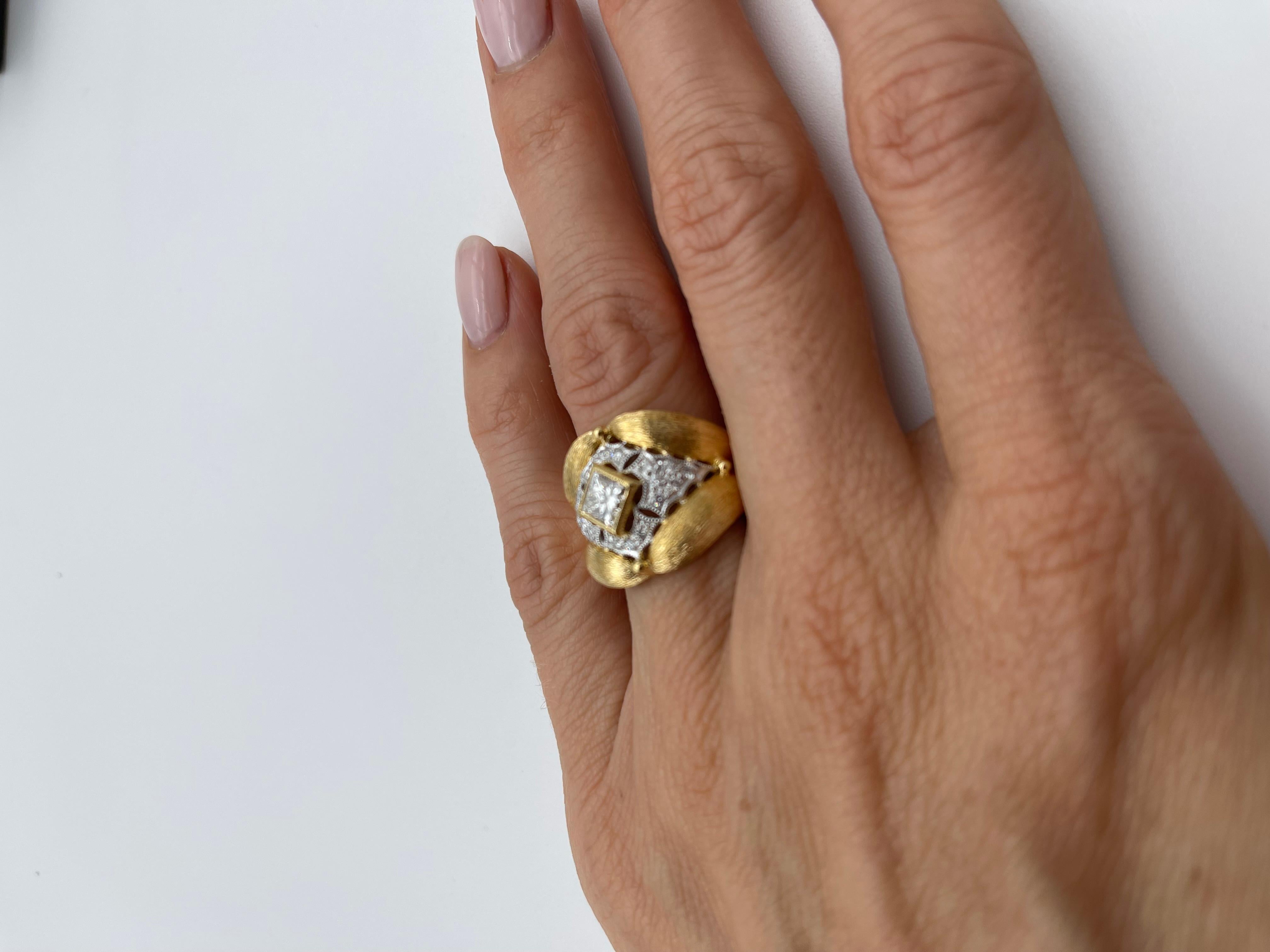 18k Diamond Yellow Florentine Style Gold Band Ring In New Condition For Sale In Los Angeles, CA
