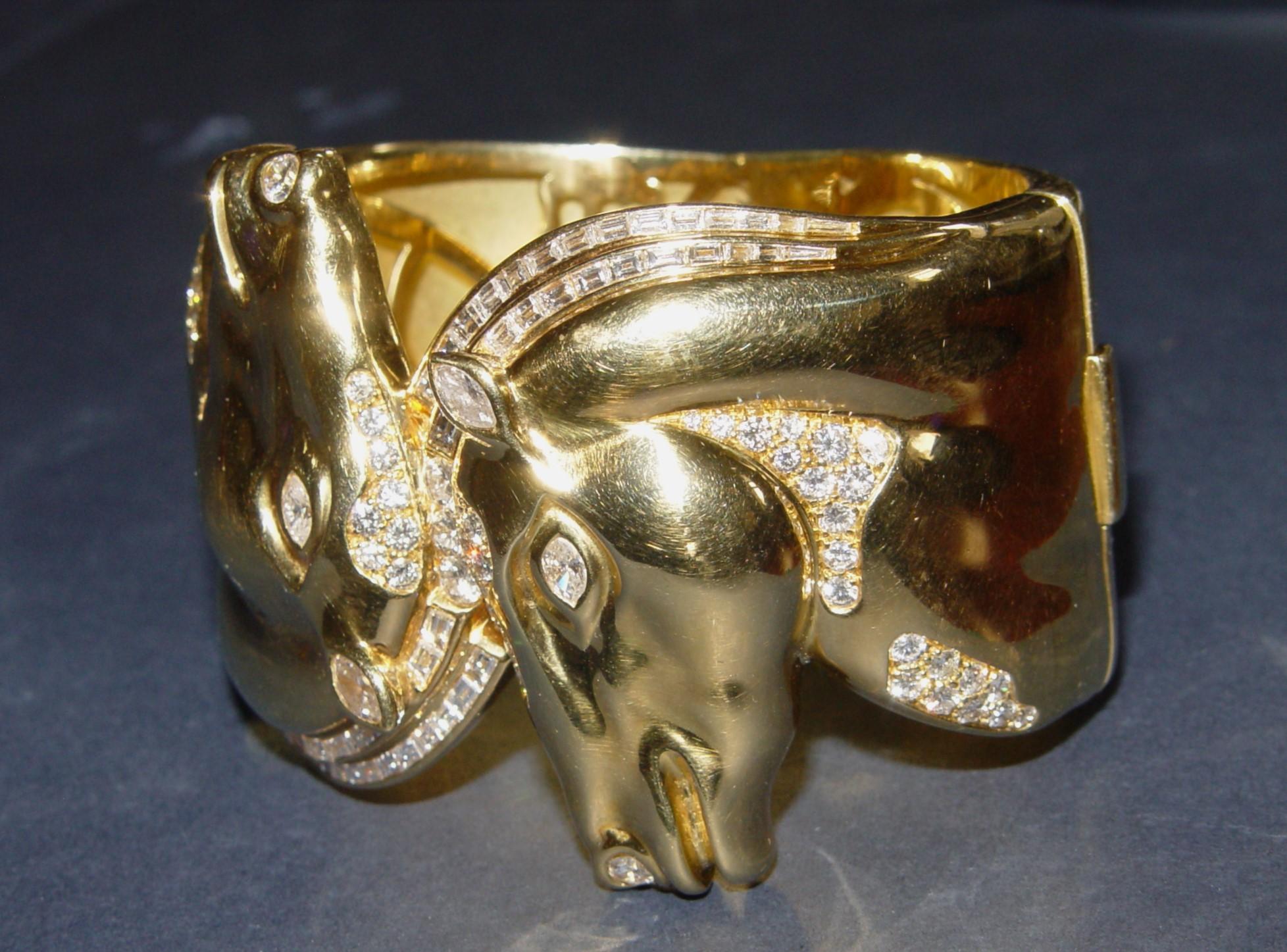 18K Double Head Equestrian Horse cuff diamond bracelet 2