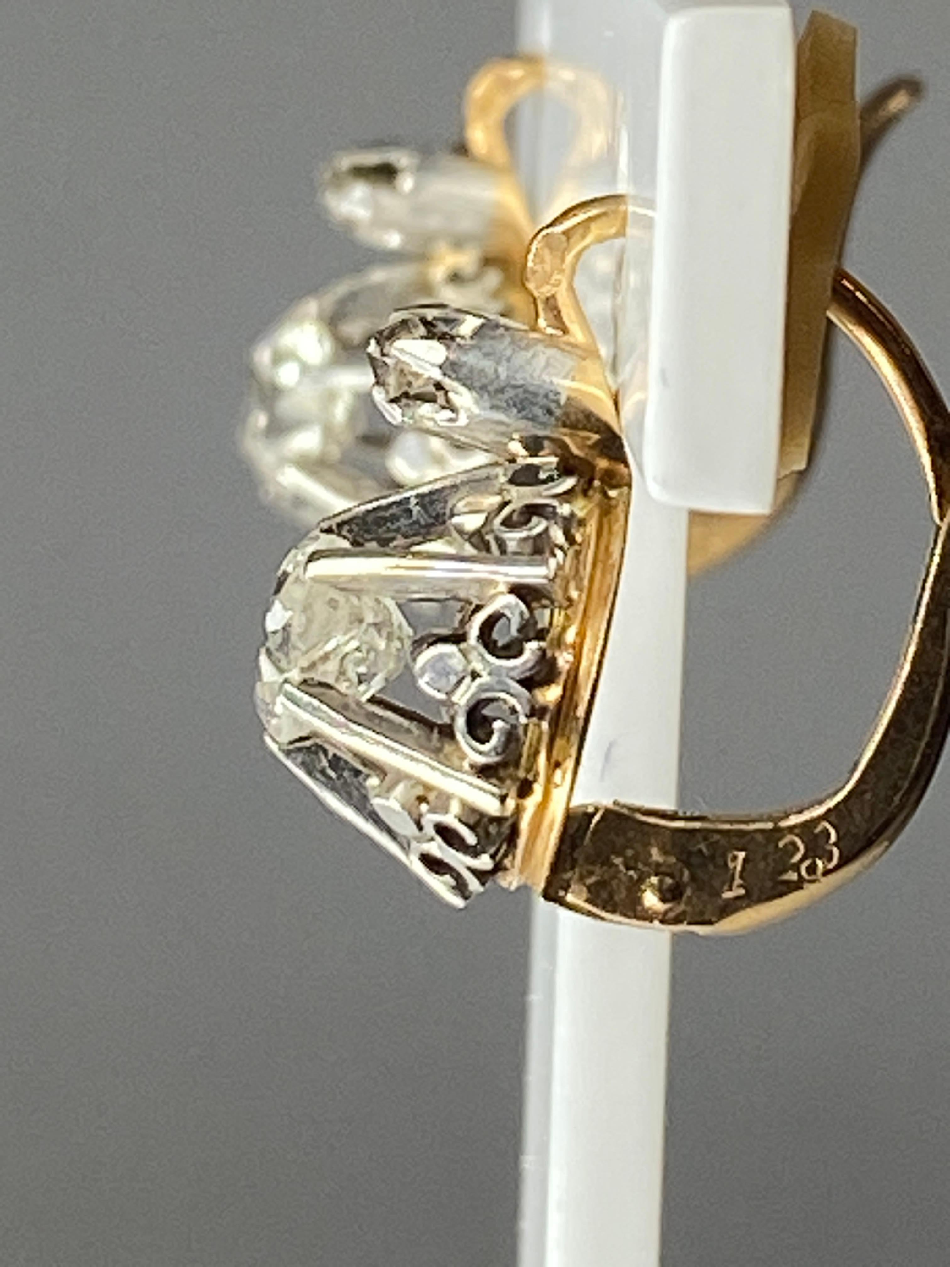 Boucles d'oreilles en or 18 carats serties de diamants, vers 1900   en vente 4