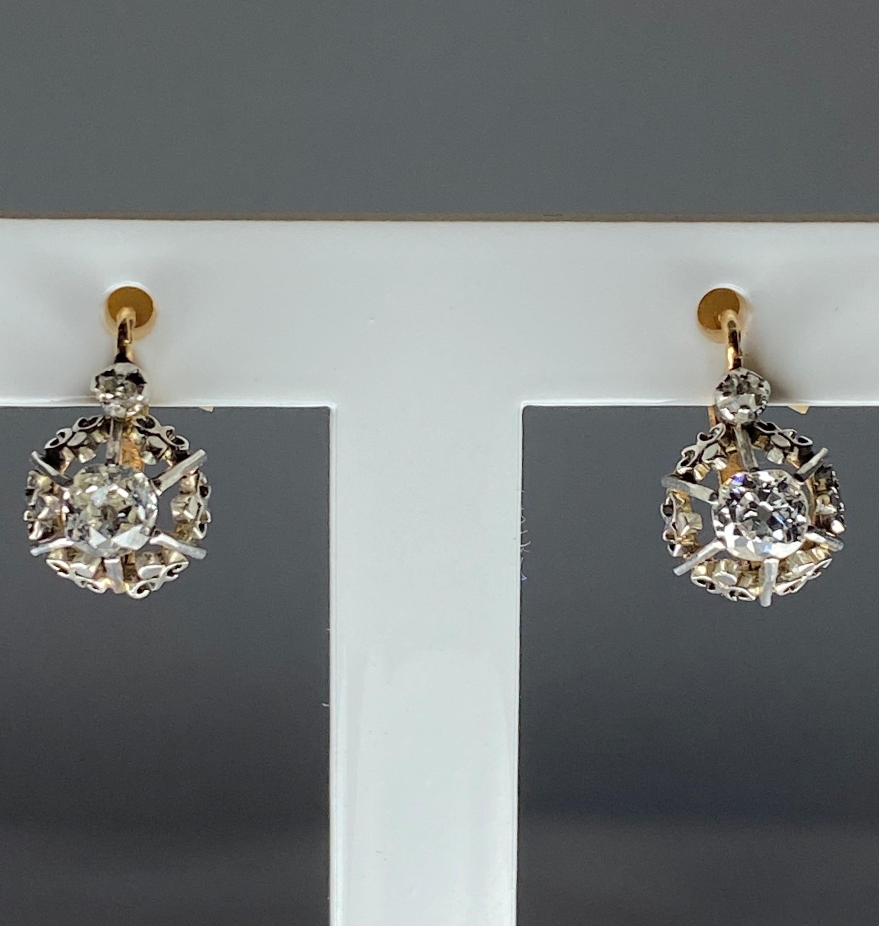 Art nouveau Boucles d'oreilles en or 18 carats serties de diamants, vers 1900   en vente