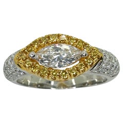 18k Ost-West Marquise-Diamant-Halo-Ring mit gelbem Diamanten in der Mitte und gelbem Diamant-Halo-Ring