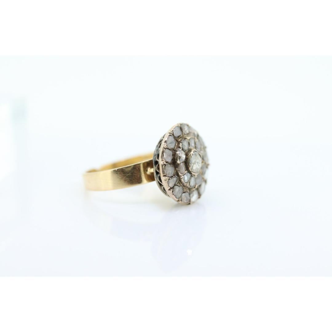 18k Edwardian Diamond Daisy Cluster Ring. 18k Yellow Gold with old cut diamond For Sale 1