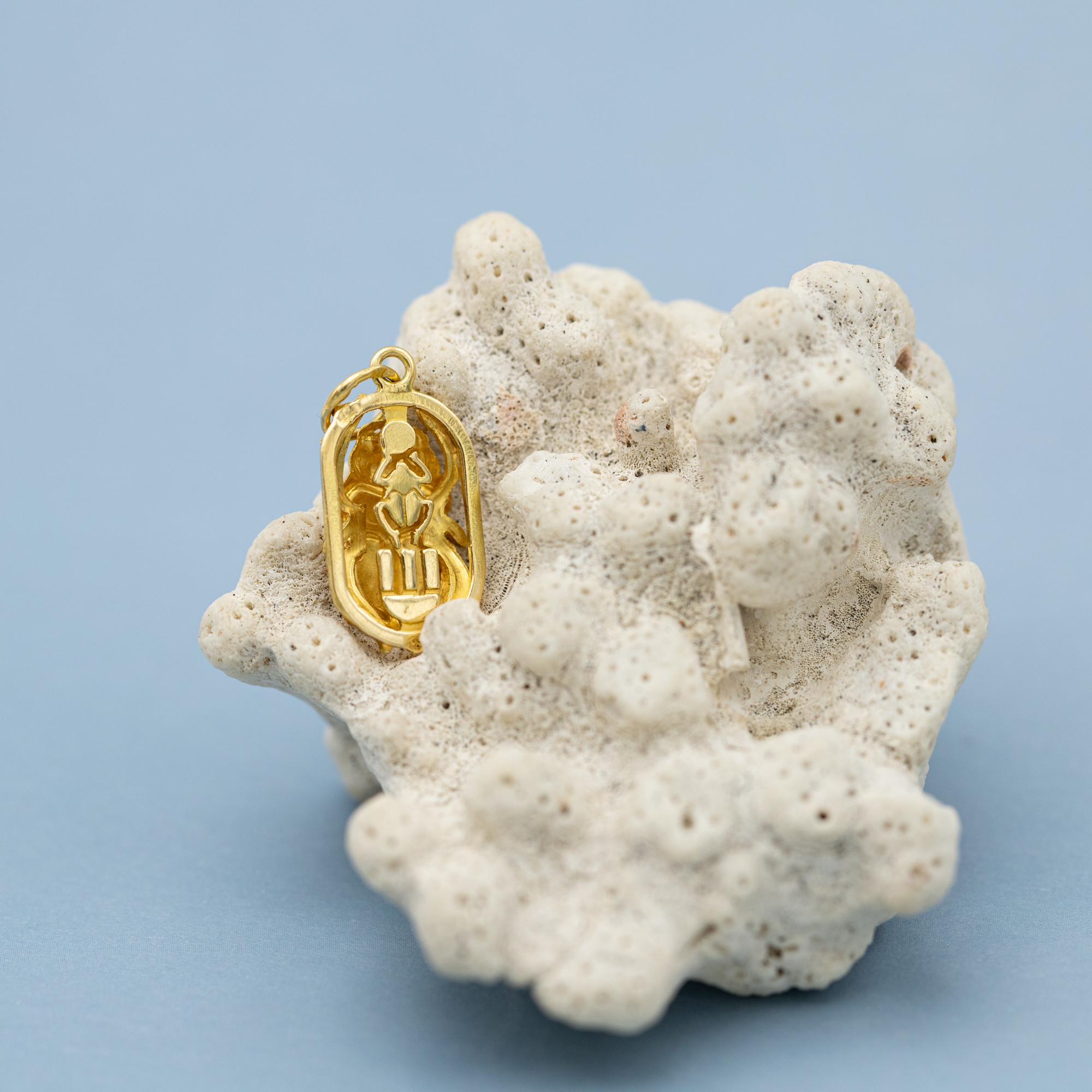 18 Karat ägyptischer Anhänger, Anhänger aus 18 Karat massivem Gelbgold mit Skarabäuskäfer und Anhänger 3