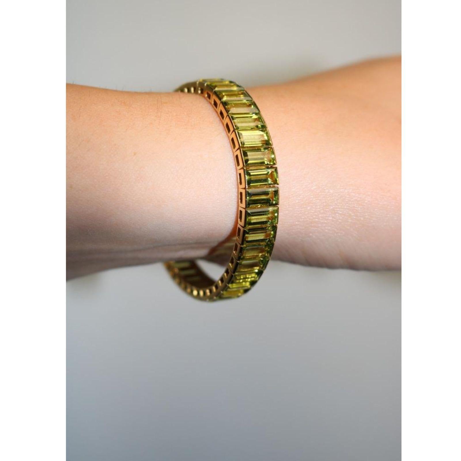 18K Emerald Cut Bracelet Peridot Straight Line Tennis Bracelet 18K Gold ~26ctw For Sale 5