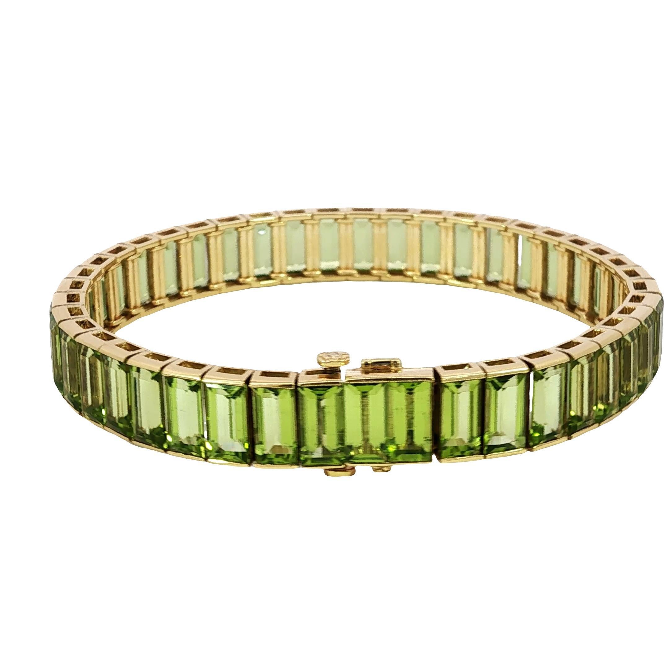Women's 18K Emerald Cut Bracelet Peridot Straight Line Tennis Bracelet 18K Gold ~26ctw For Sale