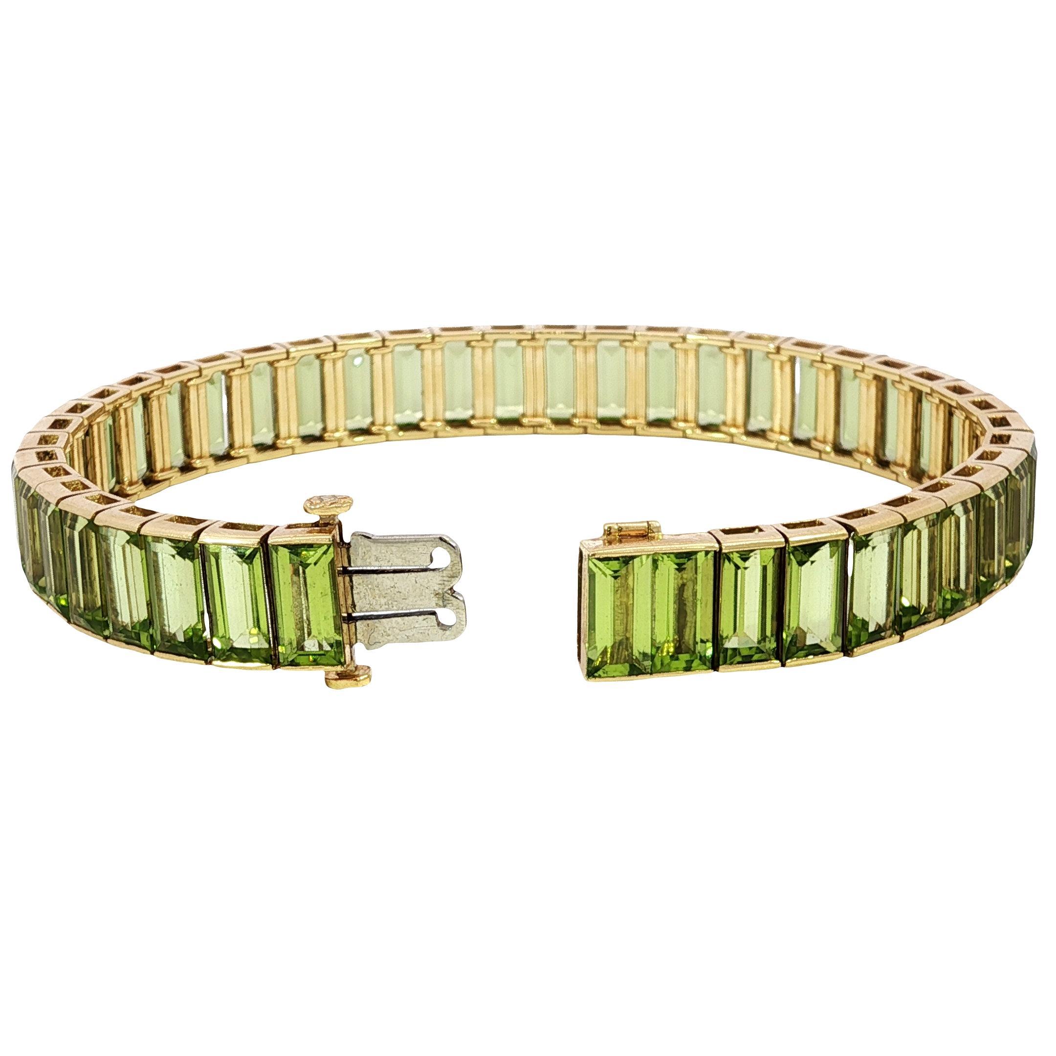 18K Emerald Cut Bracelet Peridot Straight Line Tennis Bracelet 18K Gold ~26ctw For Sale 2