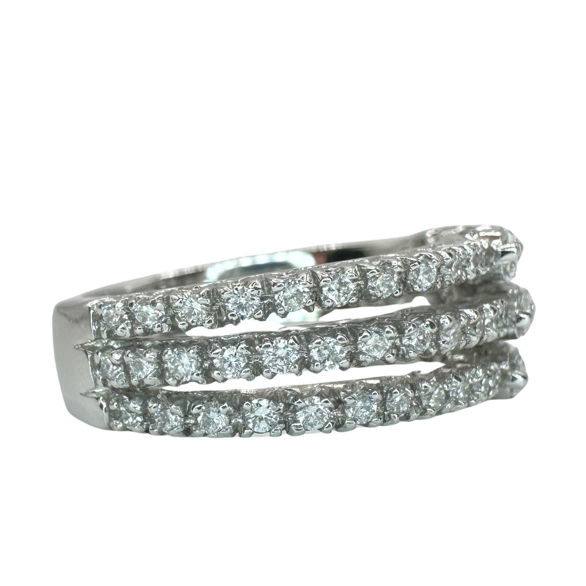 18k Smaragdschliff Diamantband Ring im Angebot 2