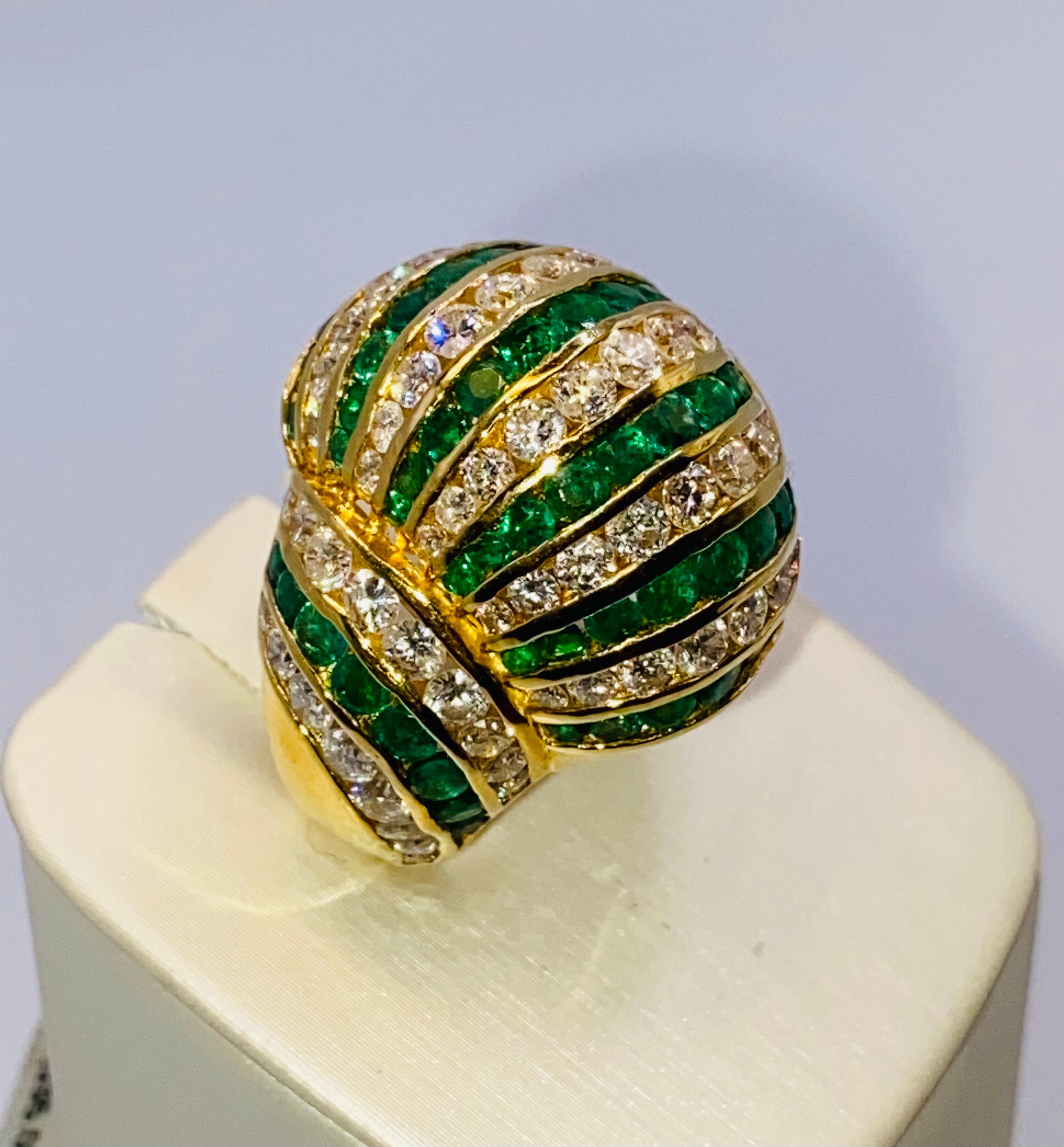 Women's or Men's 1970's Emerald & Diamond Yellow Gold Shell Ring