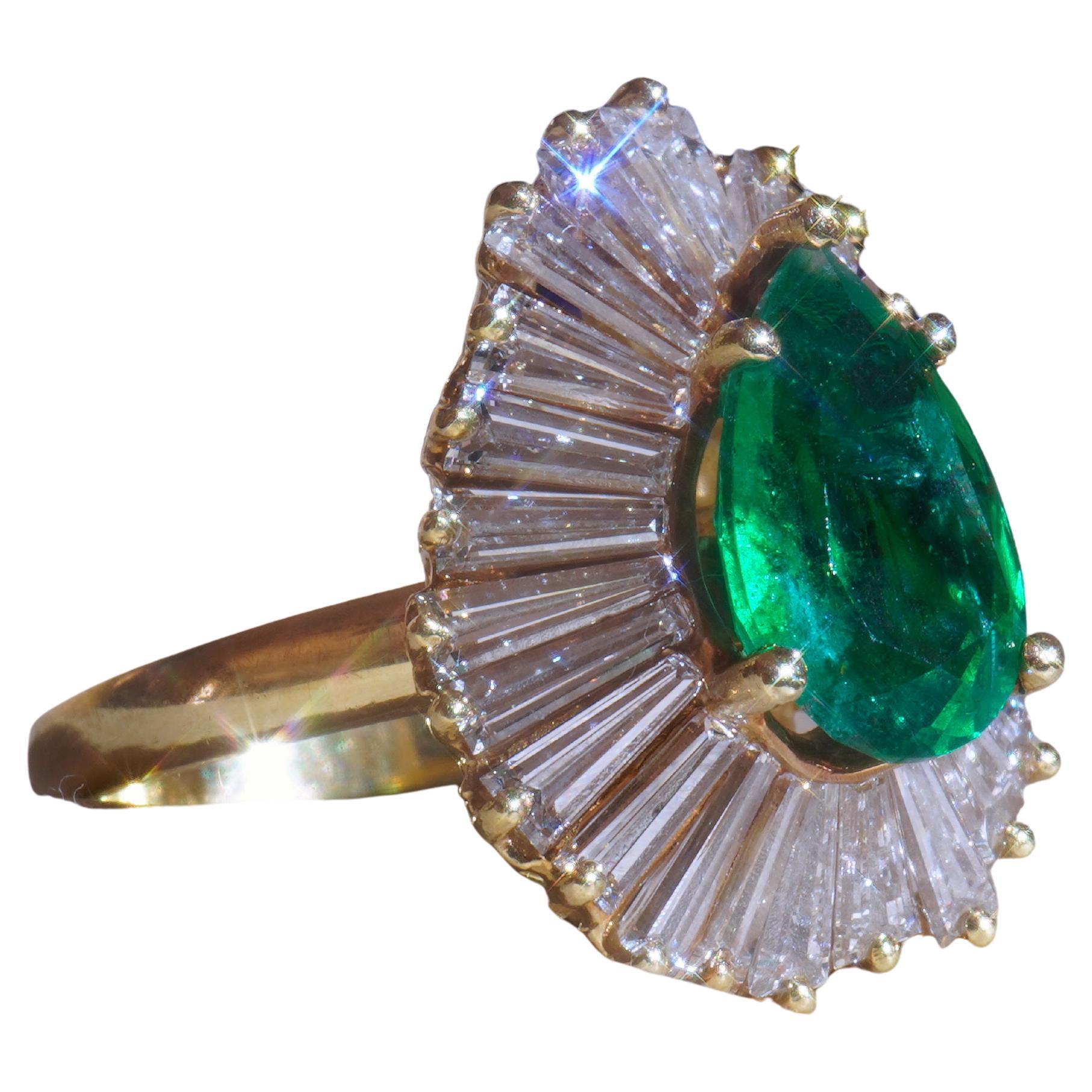 Old South Jewels proudly presents INTAGE LUXURY.     HUGE 18K GIA CERTIFIED GREEN EMERALD & DIAMOND 7.02 CARAT RING THAT CAN ALSO BE WORN AS A PENDANT--TWO PIECES IN ONE!    SOLID 18K GOLD TIFFANY & CO. CHAIN INCLUDED. VINTAGE GLOWING 2.52 CARAT