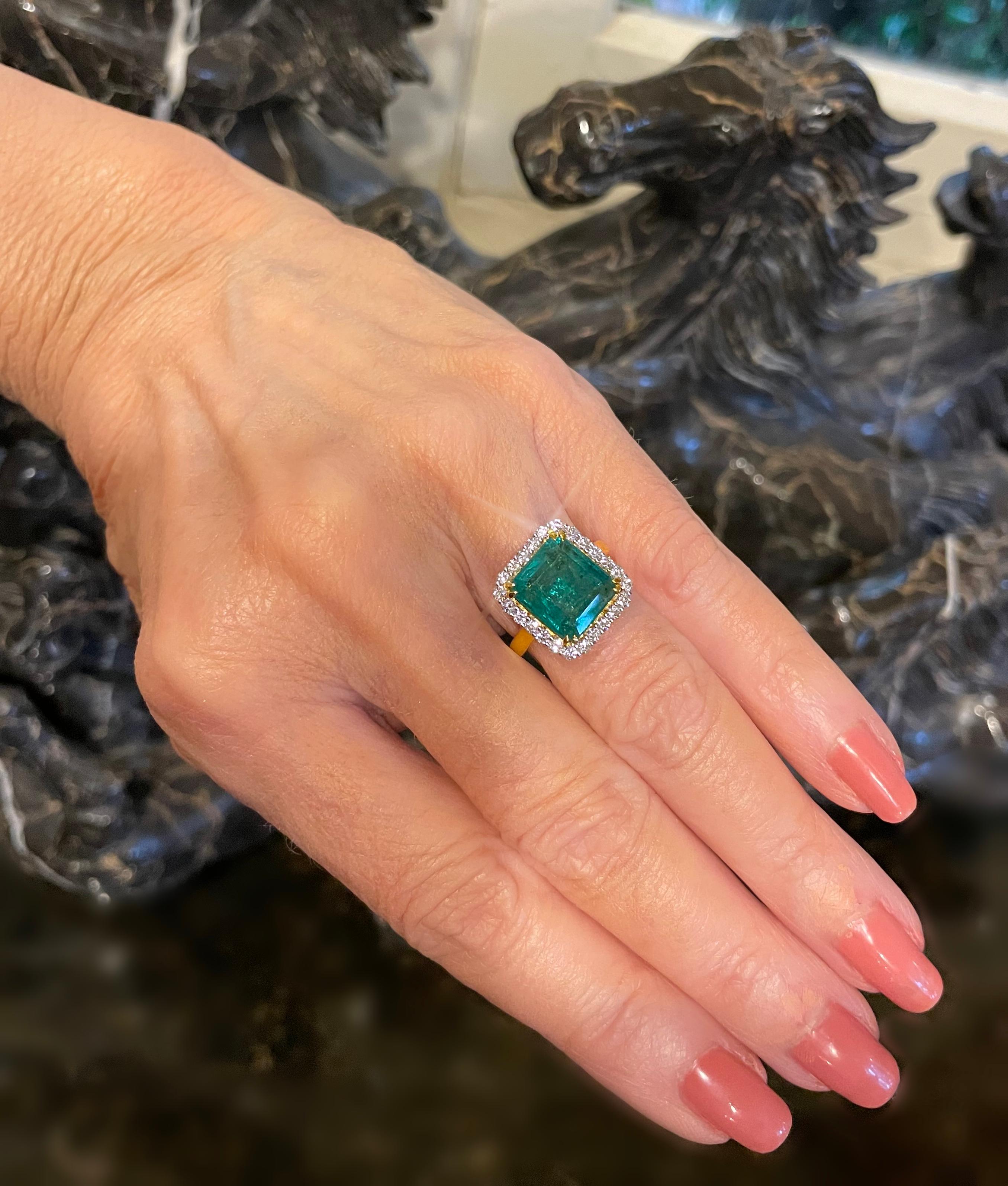 18K Emerald Diamond Ring Vintage GIA Certified Natural Fine VS Huge 5.62 Carats In Good Condition In Sylvania, GA