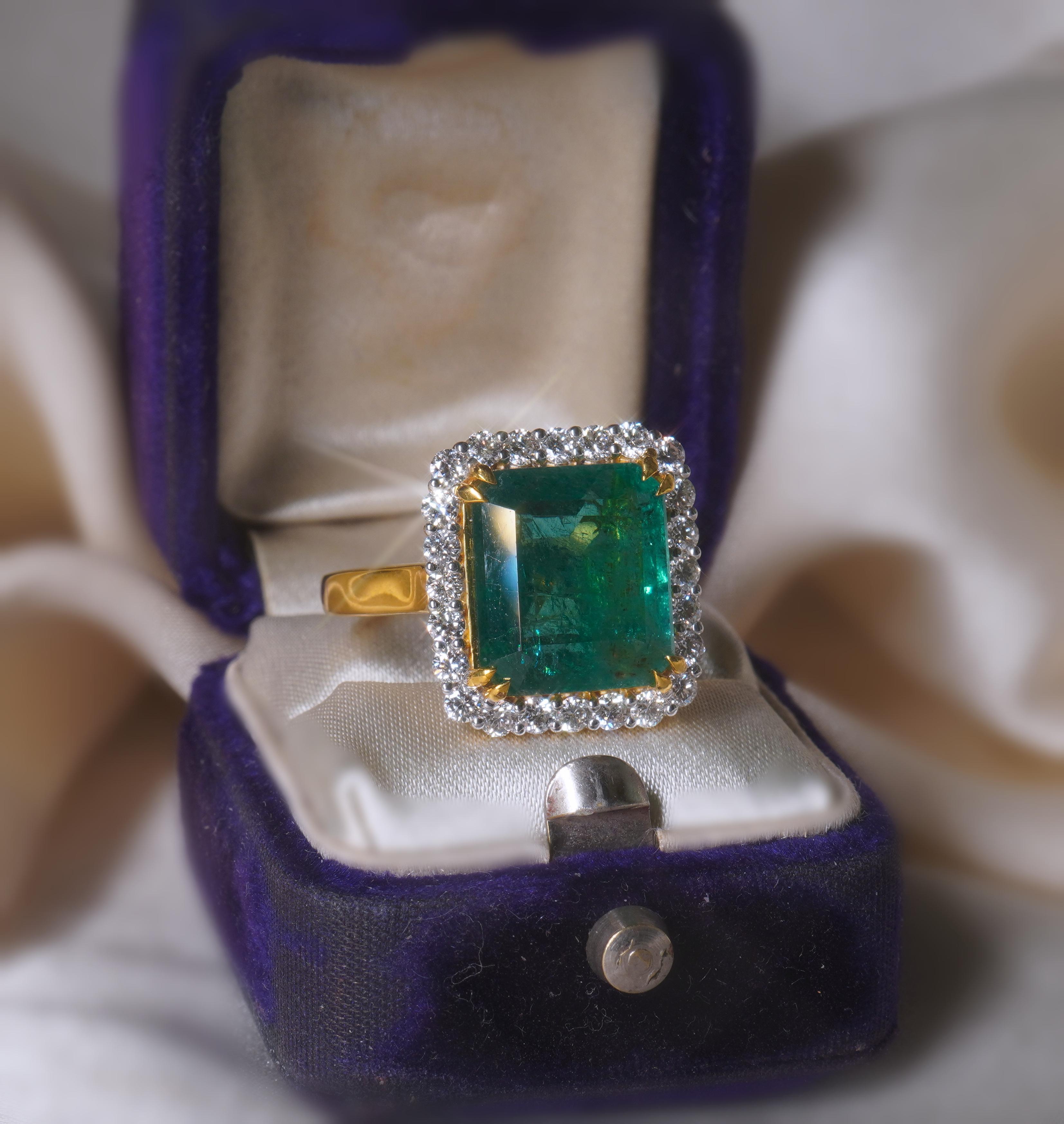 18K Emerald Diamond Ring Vintage GIA Certified Natural Fine VS Huge 5.62 Carats 2