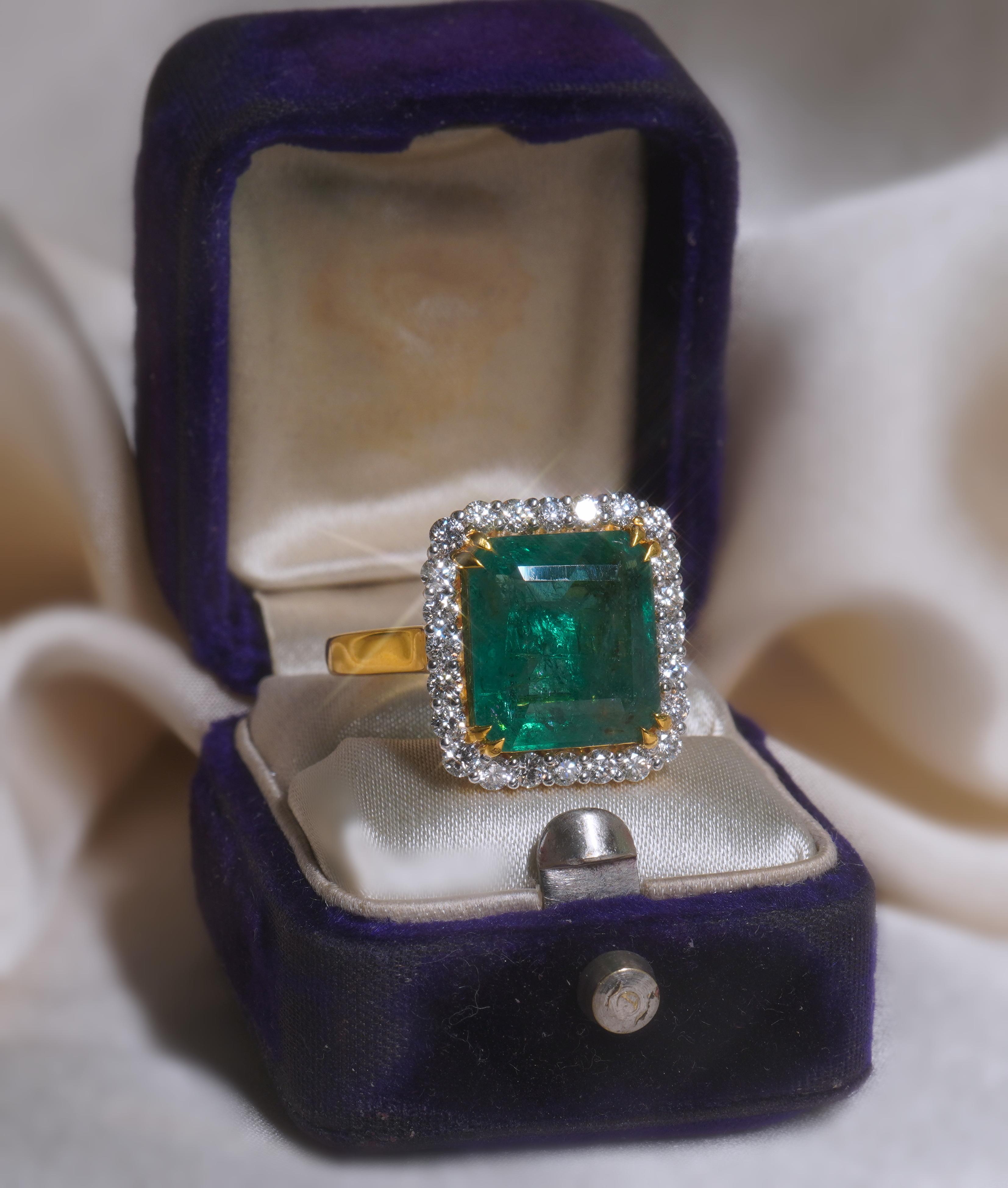 18K Emerald Diamond Ring Vintage GIA Certified Natural Fine VS Huge 5.62 Carats 3