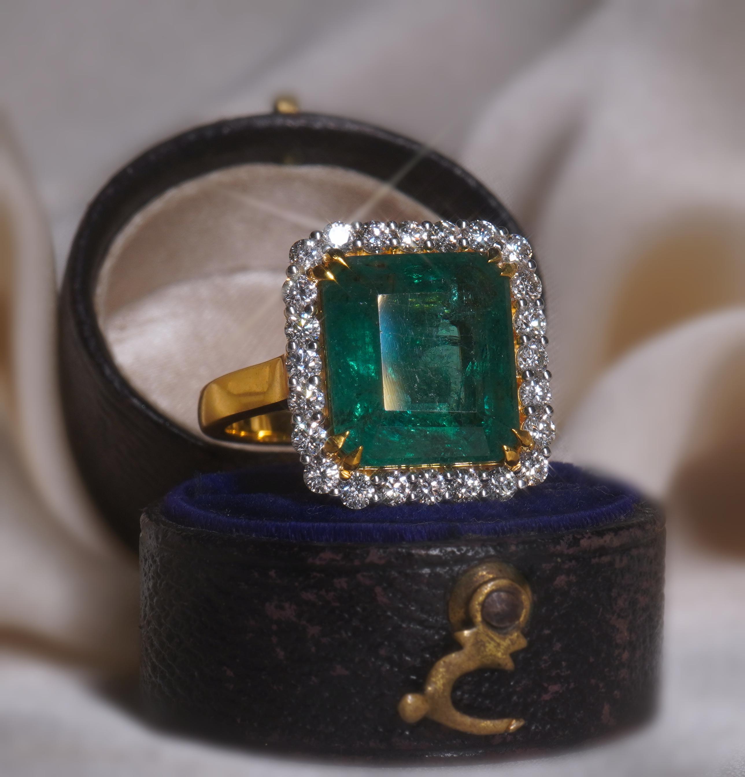 18K Emerald Diamond Ring Vintage GIA Certified Natural Fine VS Huge 5.62 Carats 4
