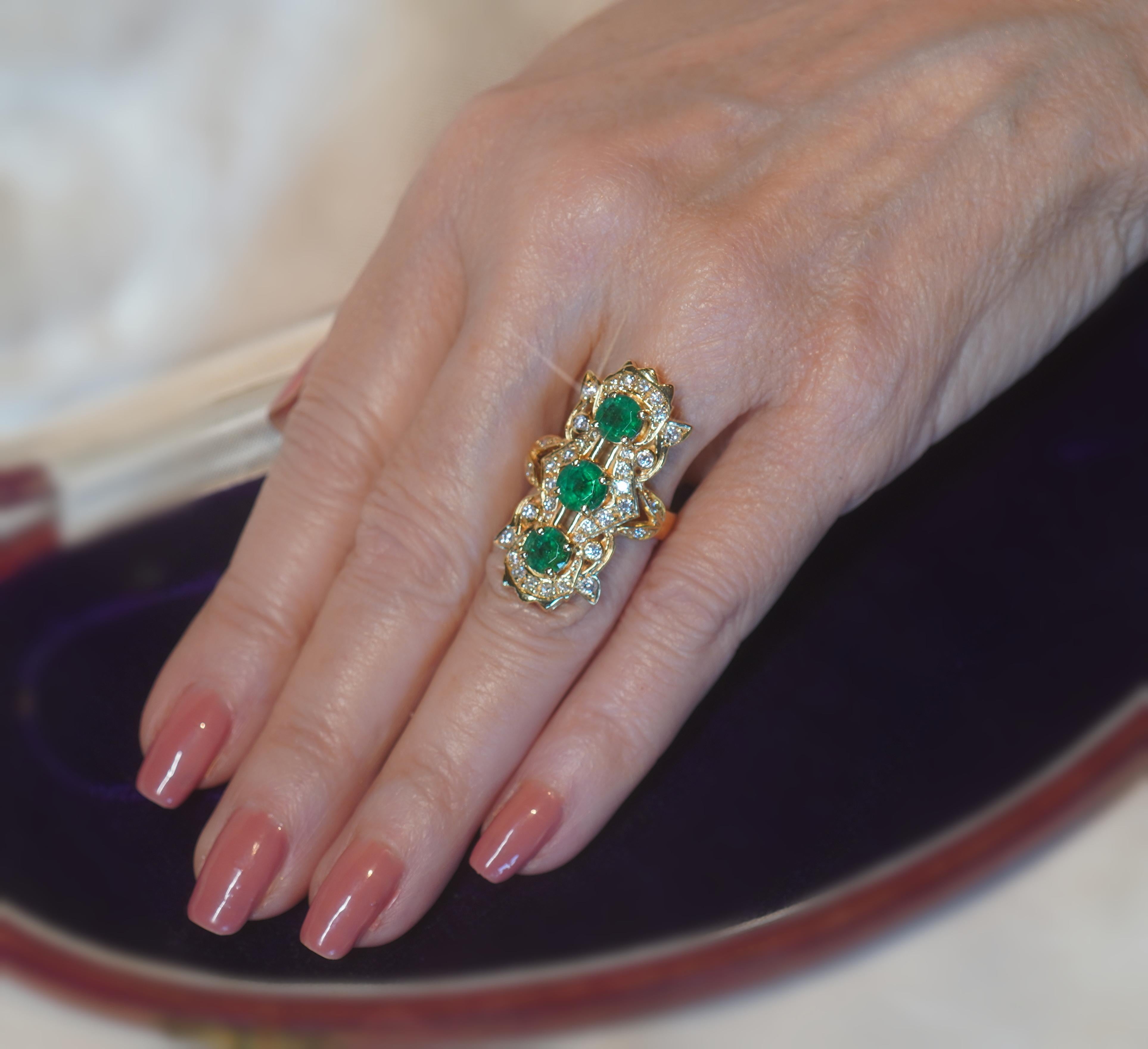 Old South Jewels proudly presents VICTORIAN LUXURY.   HUGE 18K GIA CERTIFIED EMERALD DIAMOND 4.01 CARAT ANTIQUE RING!   VINTAGE GLOWING 2.74 CARATS NATURAL EMERALDS.    CROWNED WITH 1.27 CARTS SPARKLING DIAMONDS.    NATURAL UNDYED, TRANSPARENT