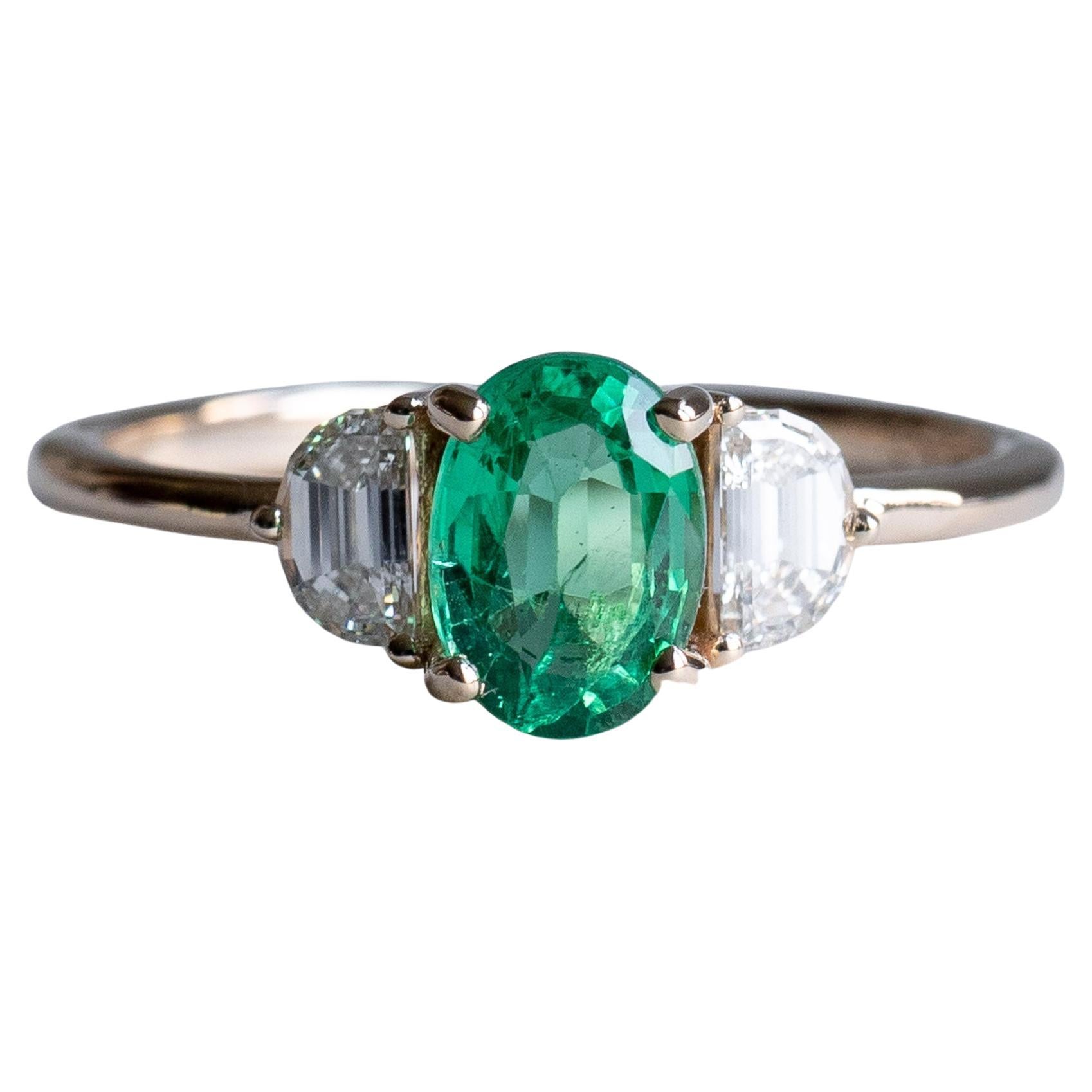 18k Emerald With Half Moon Diamonds Ring